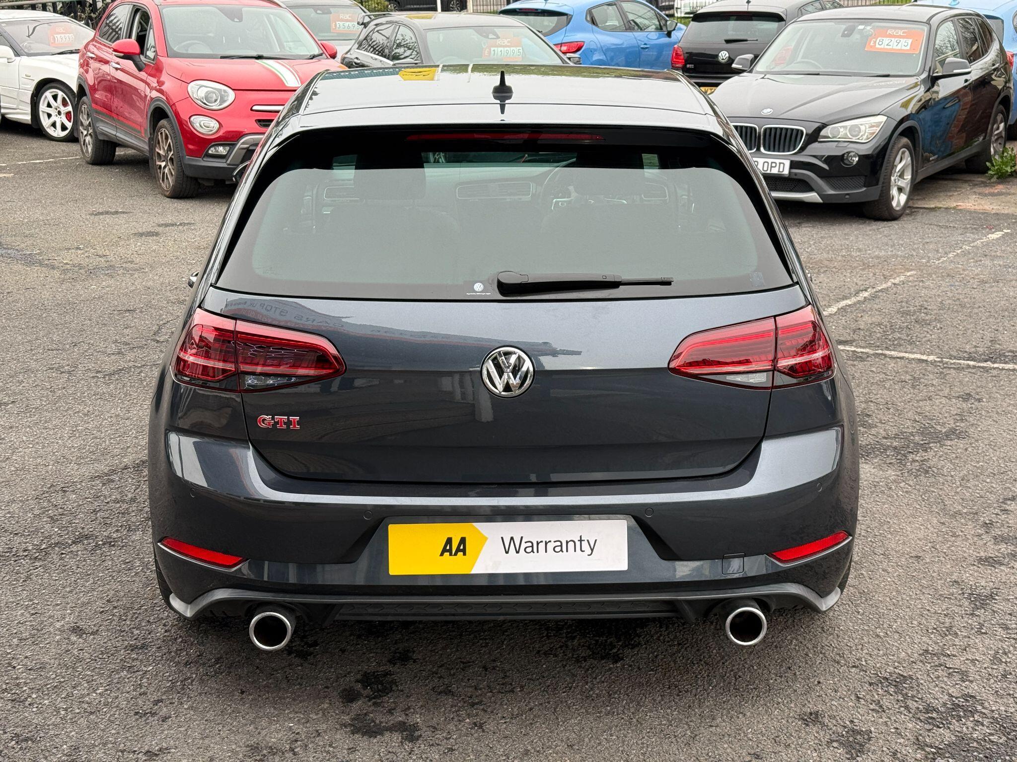 Volkswagen Golf - Image 18