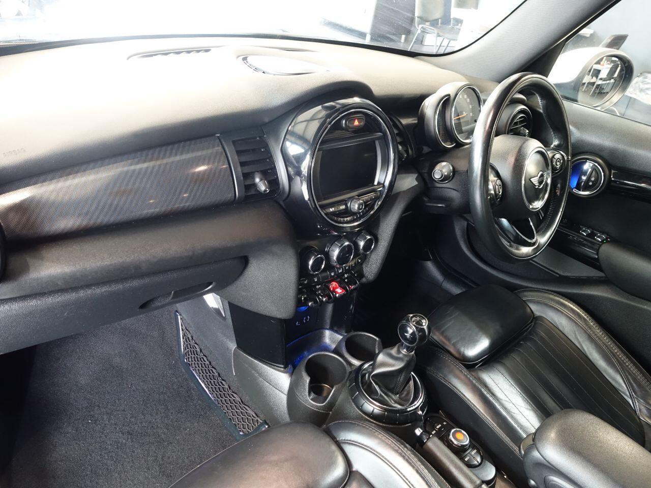 MINI Hatch - Image 11