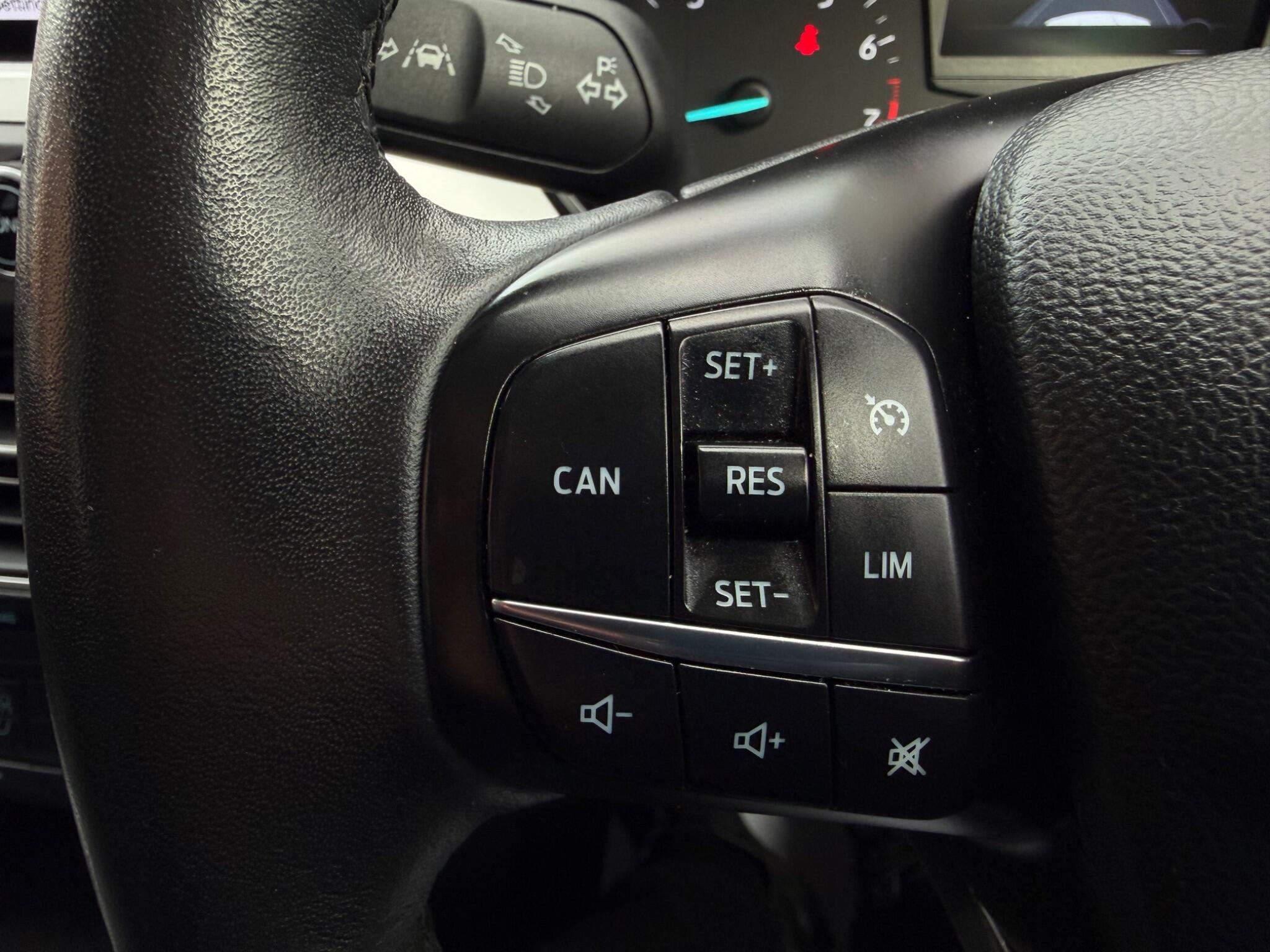 Ford Focus - Image 53