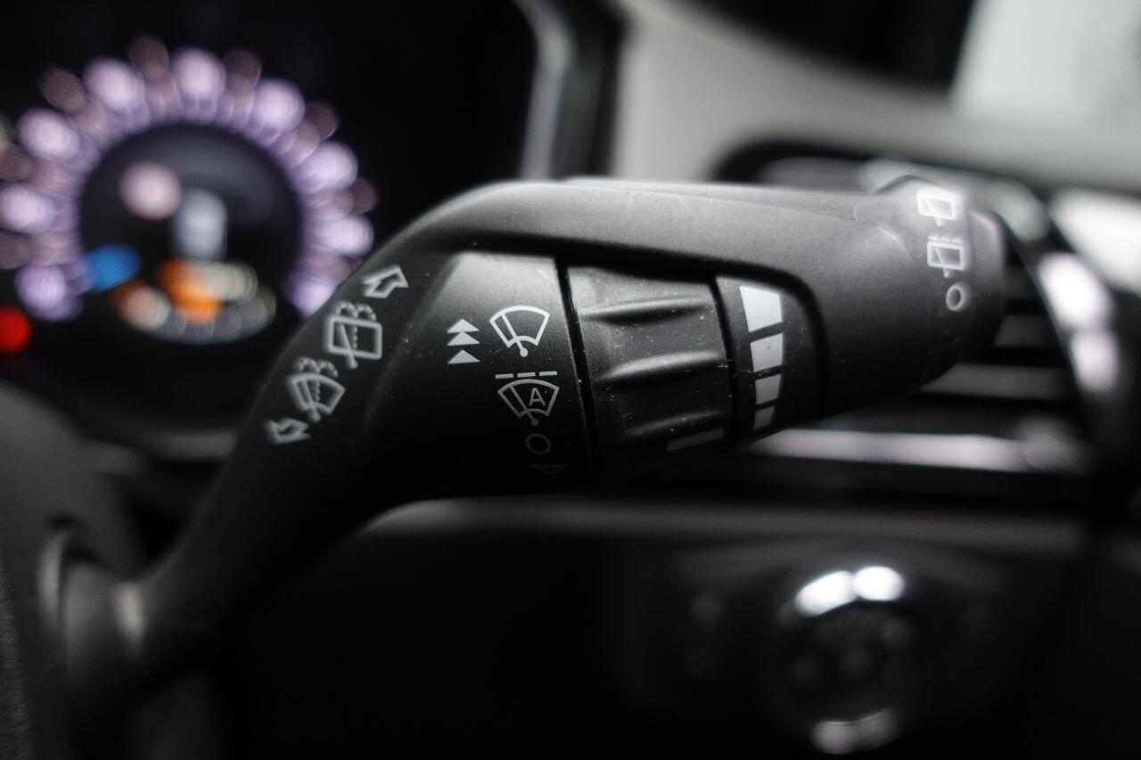 Ford Mondeo - Image 36