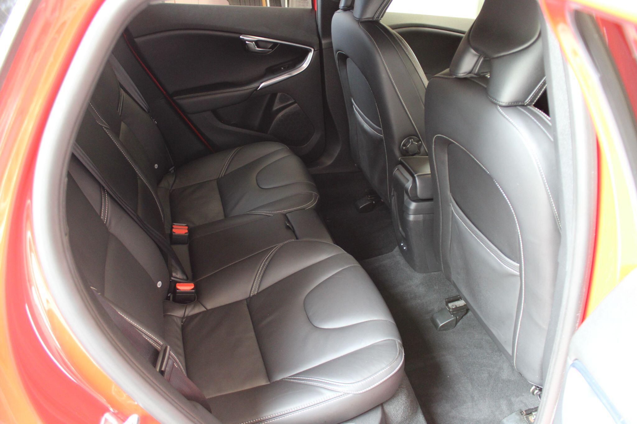 Volvo V40 - Image 42
