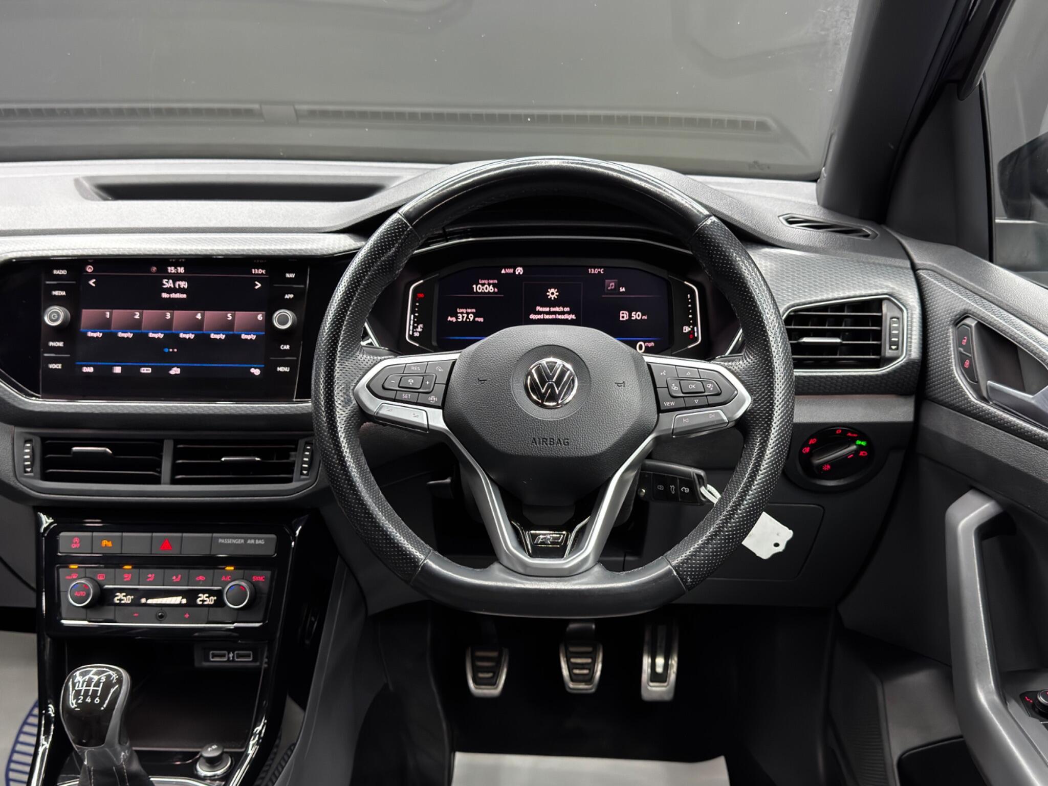 Volkswagen T-Cross - Image 18