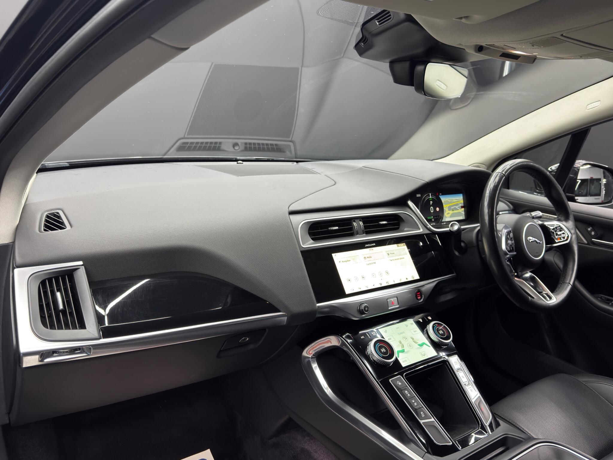 Jaguar I-Pace - Image 13