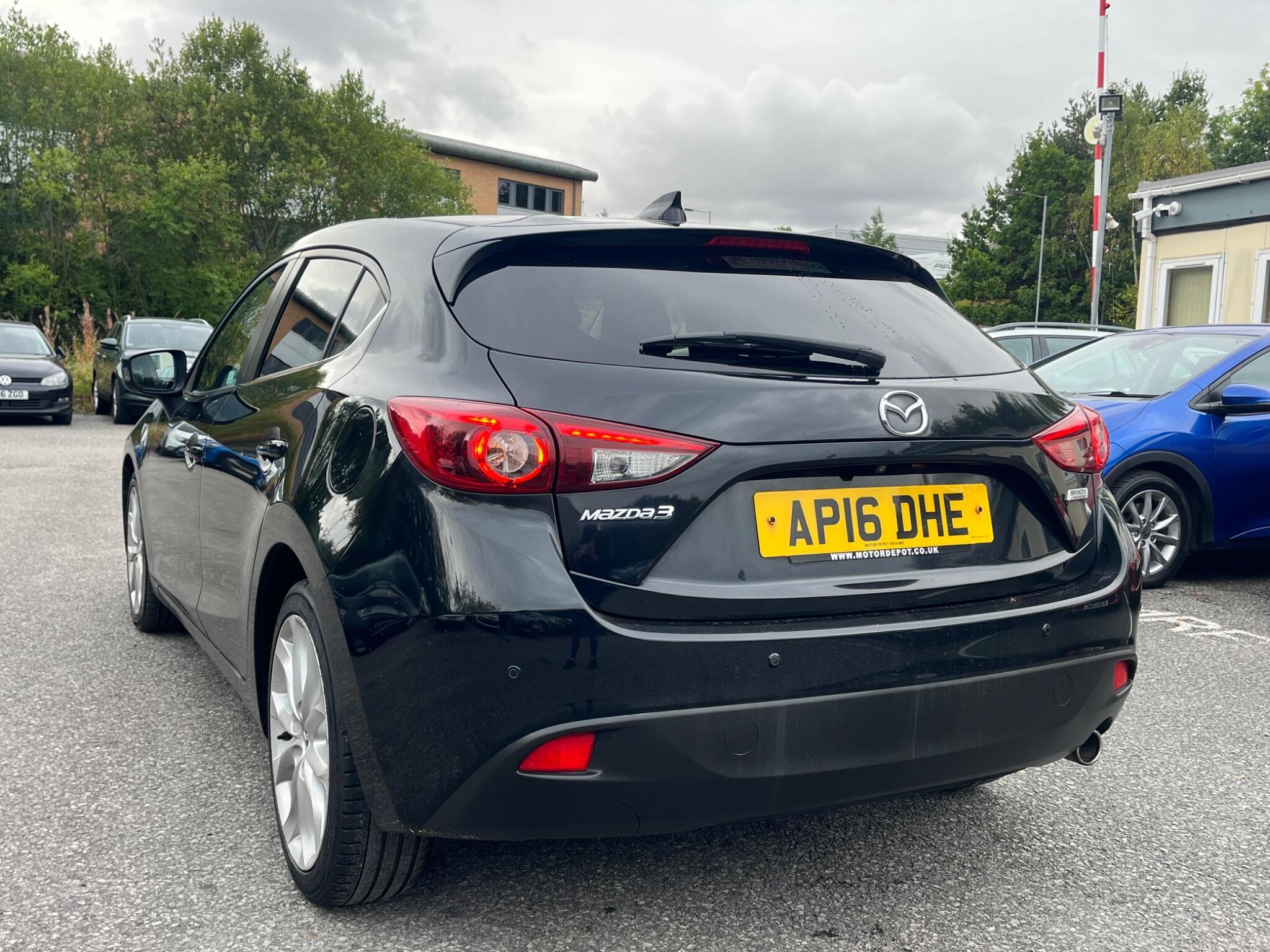 Mazda MAZDA3 - Image 9