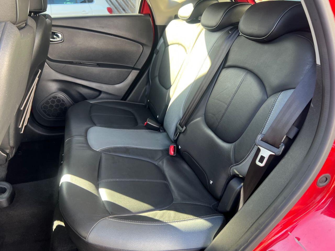 Renault Captur - Image 28