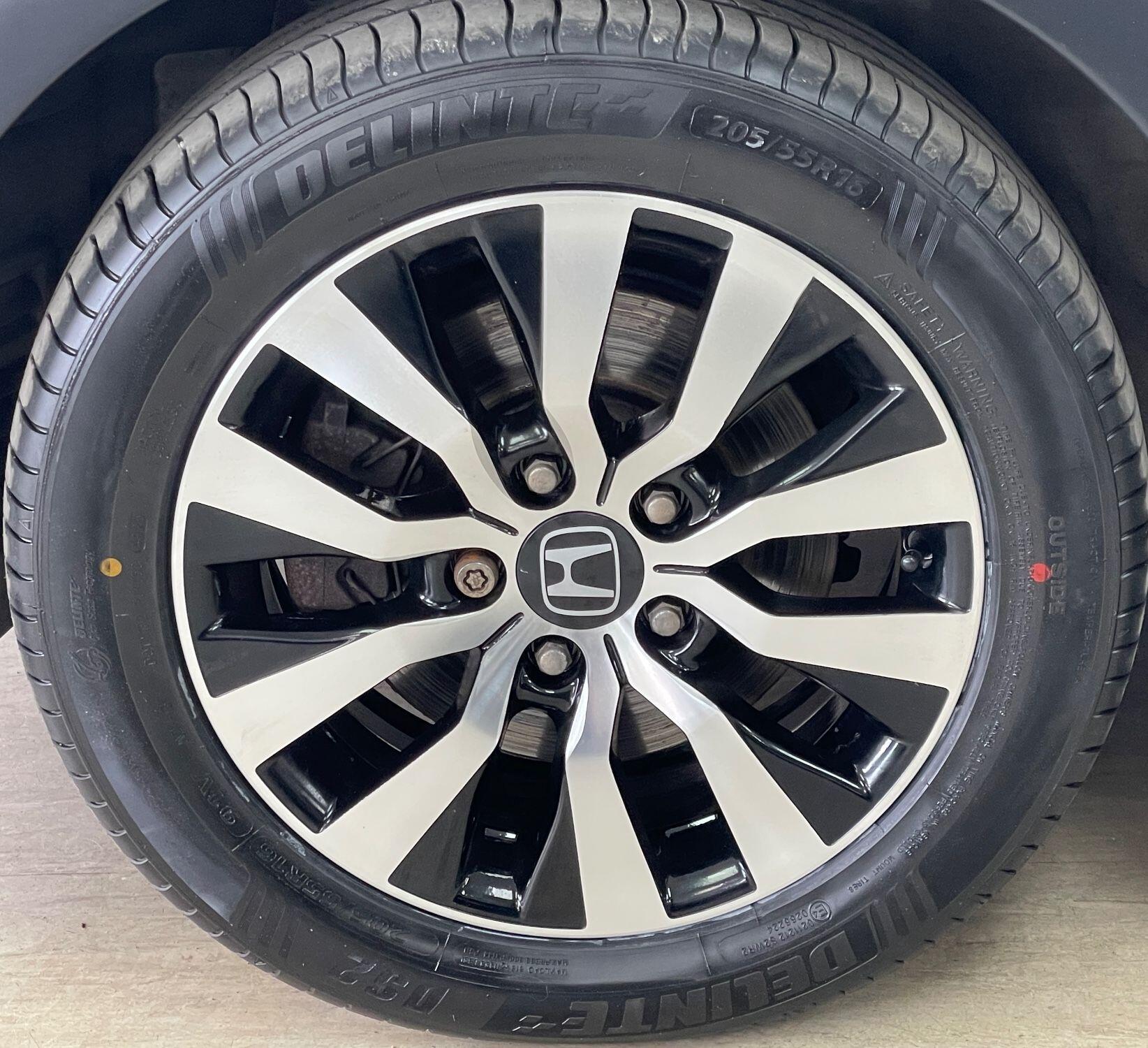 Honda Civic - Image 14