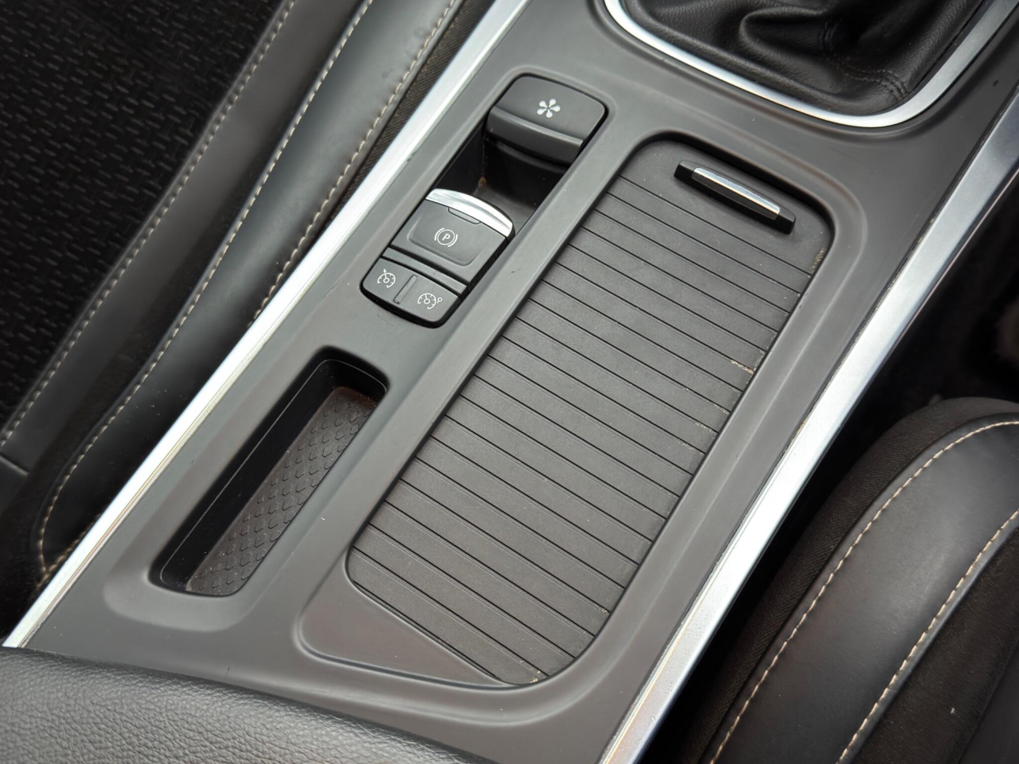 Renault Megane - Image 25