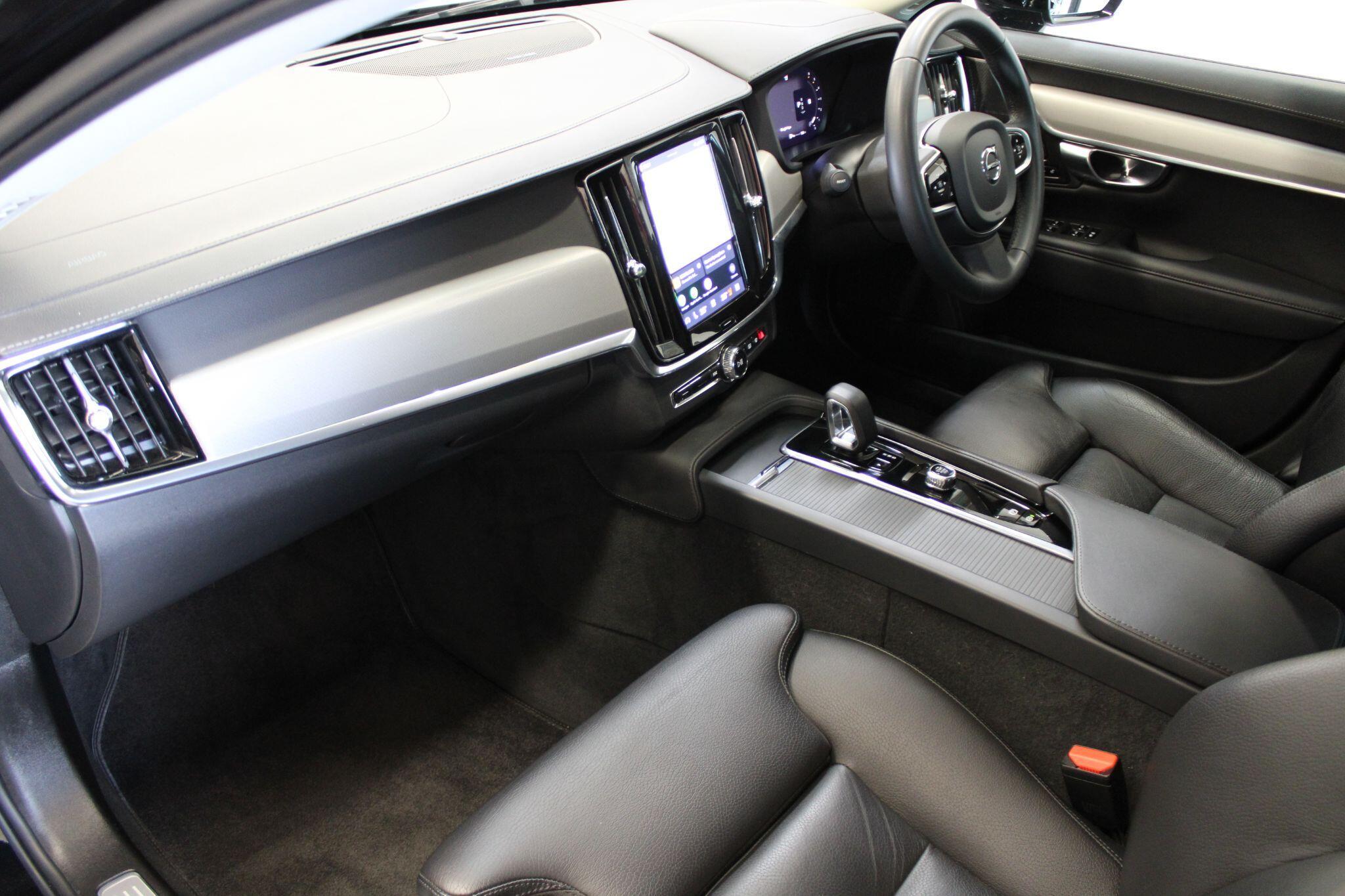 Volvo V90 - Image 2