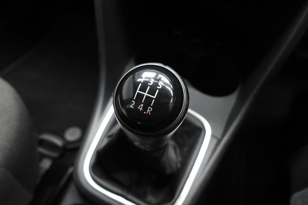 Volkswagen Polo - Image 34