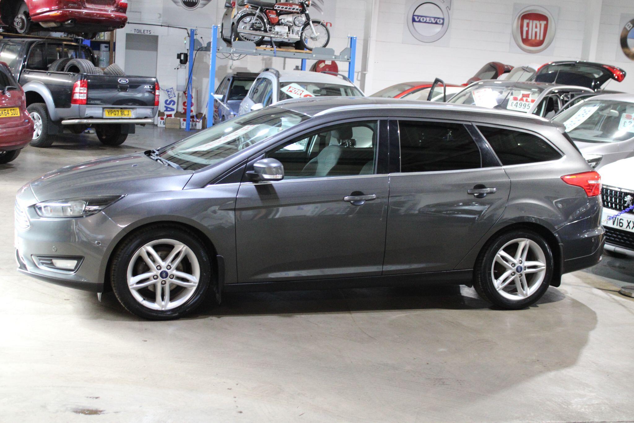 Ford Focus - Image 4