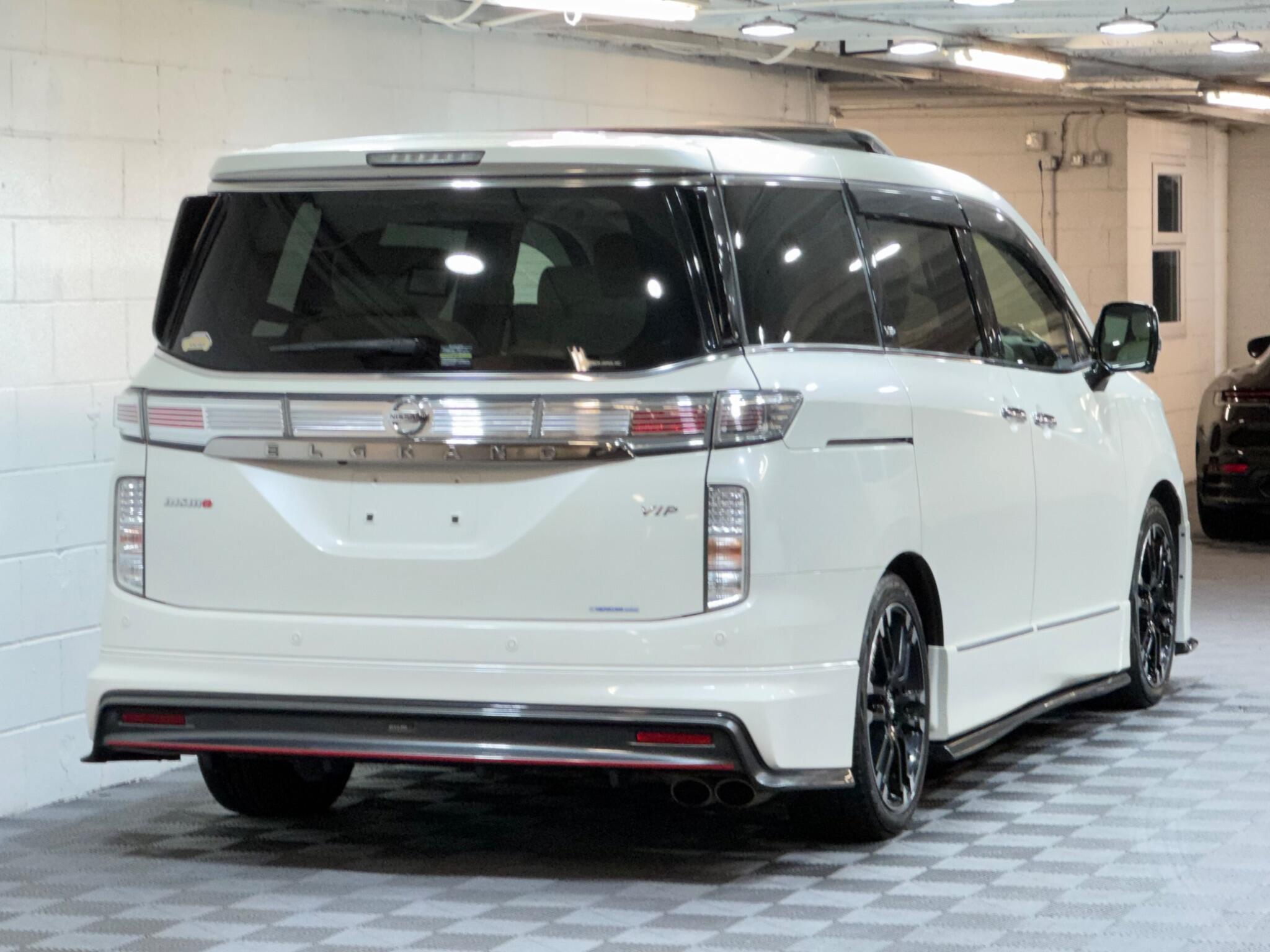 Nissan Elgrand - Image 4
