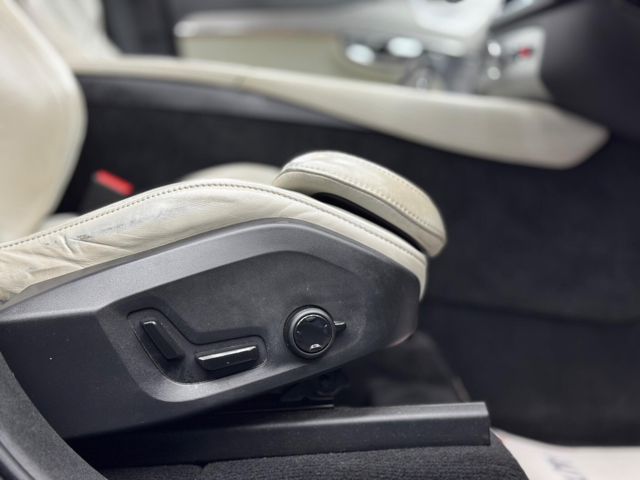 Volvo XC90 - Image 47