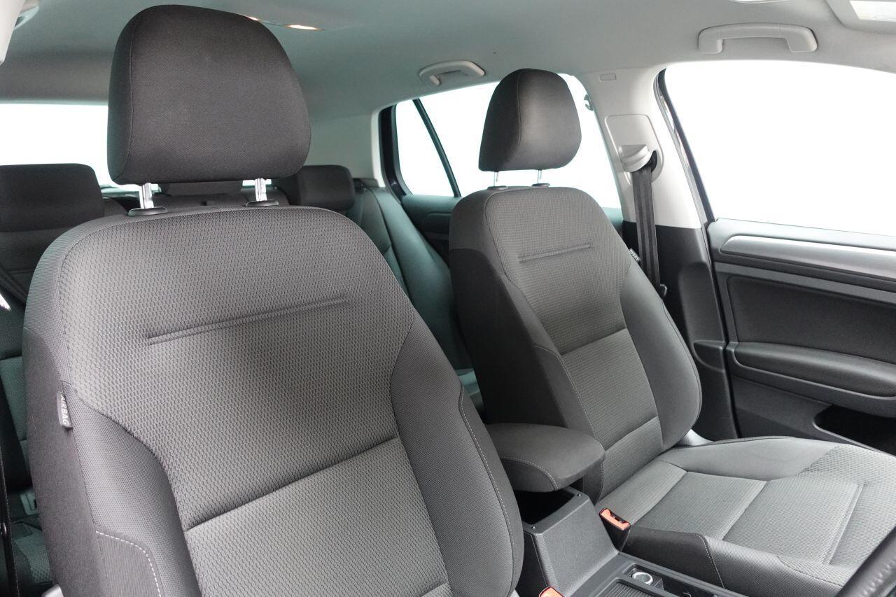 Volkswagen Golf - Image 3