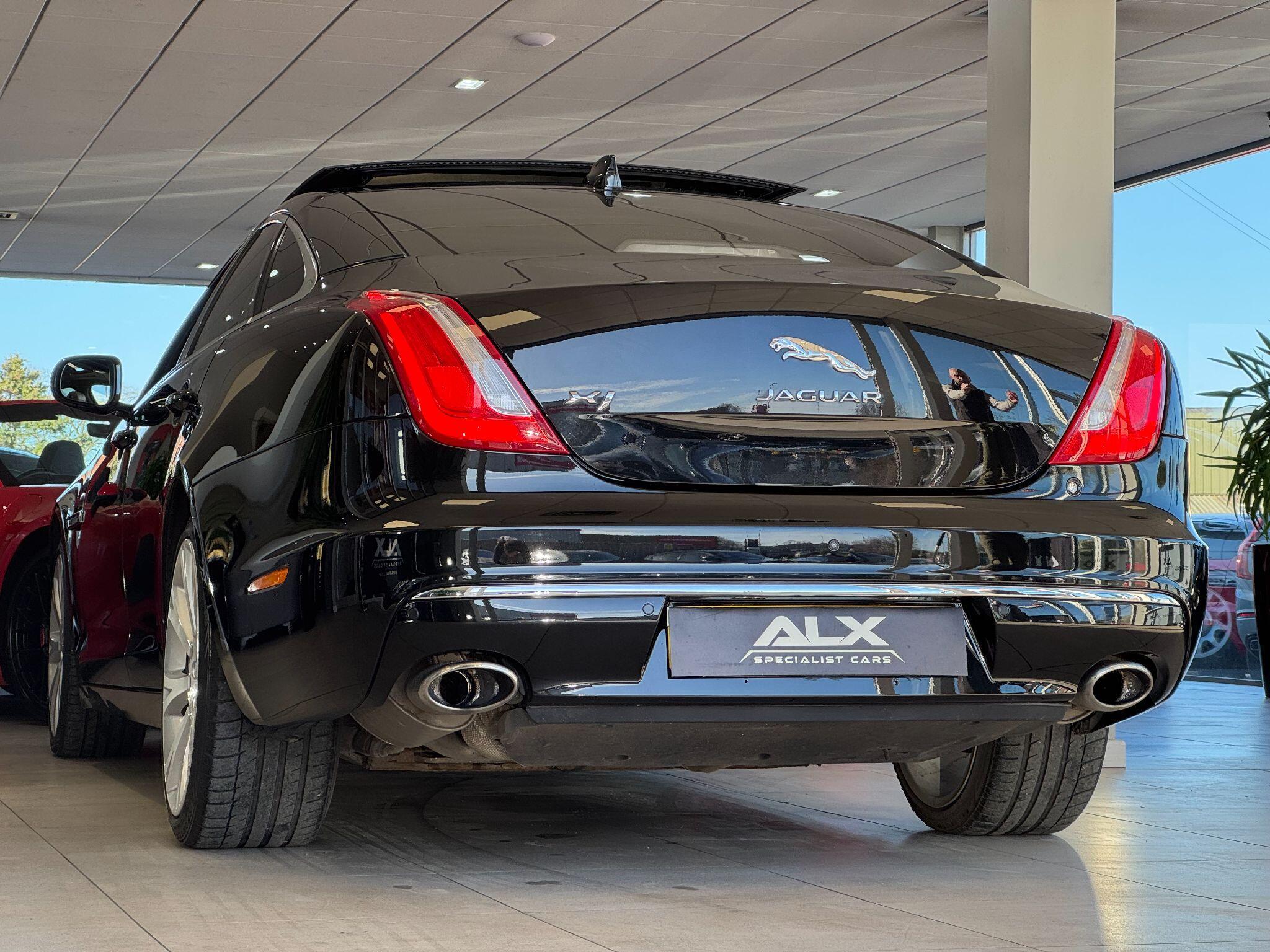 Jaguar XJ - Image 16