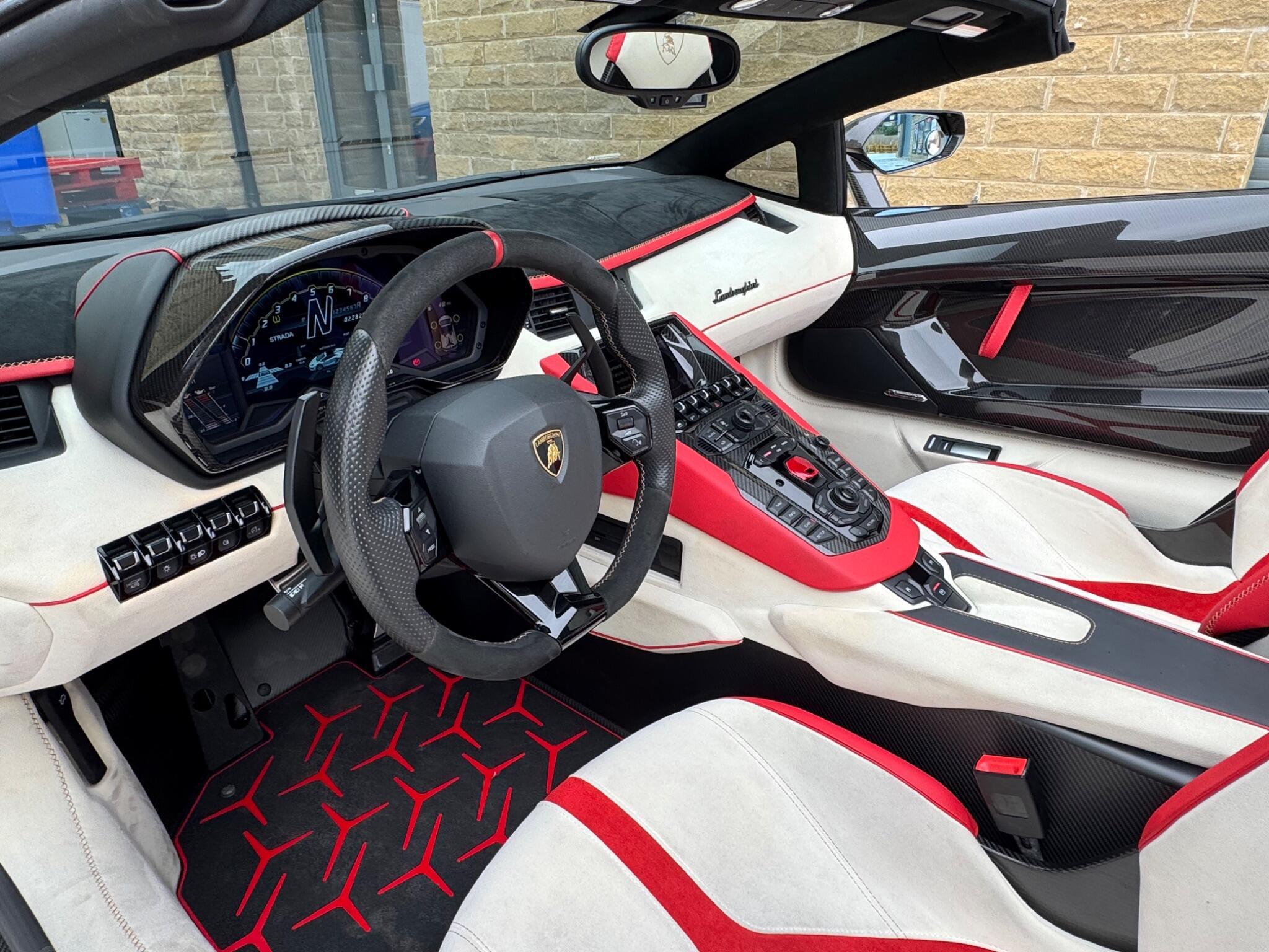 Lamborghini Aventador - Image 8