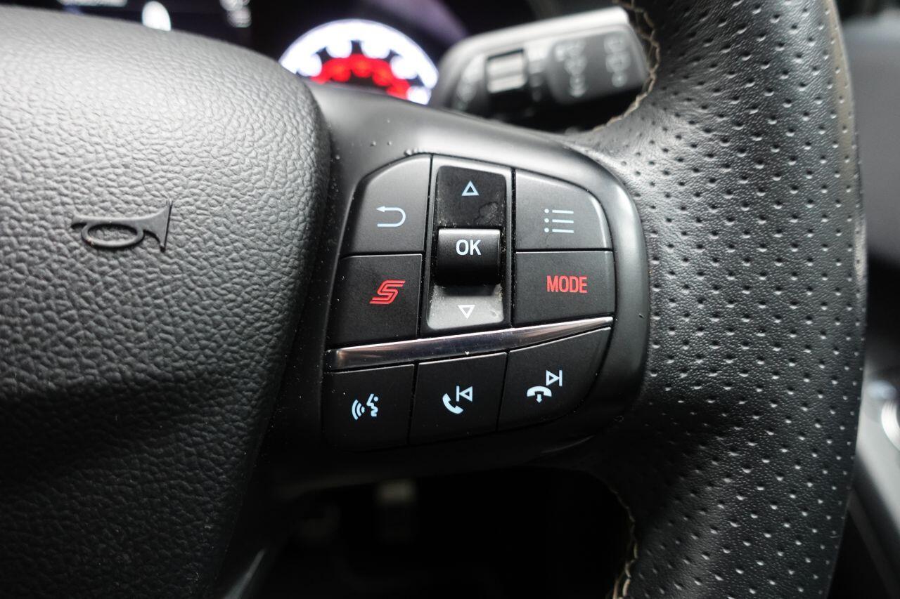 Ford Focus - Image 49