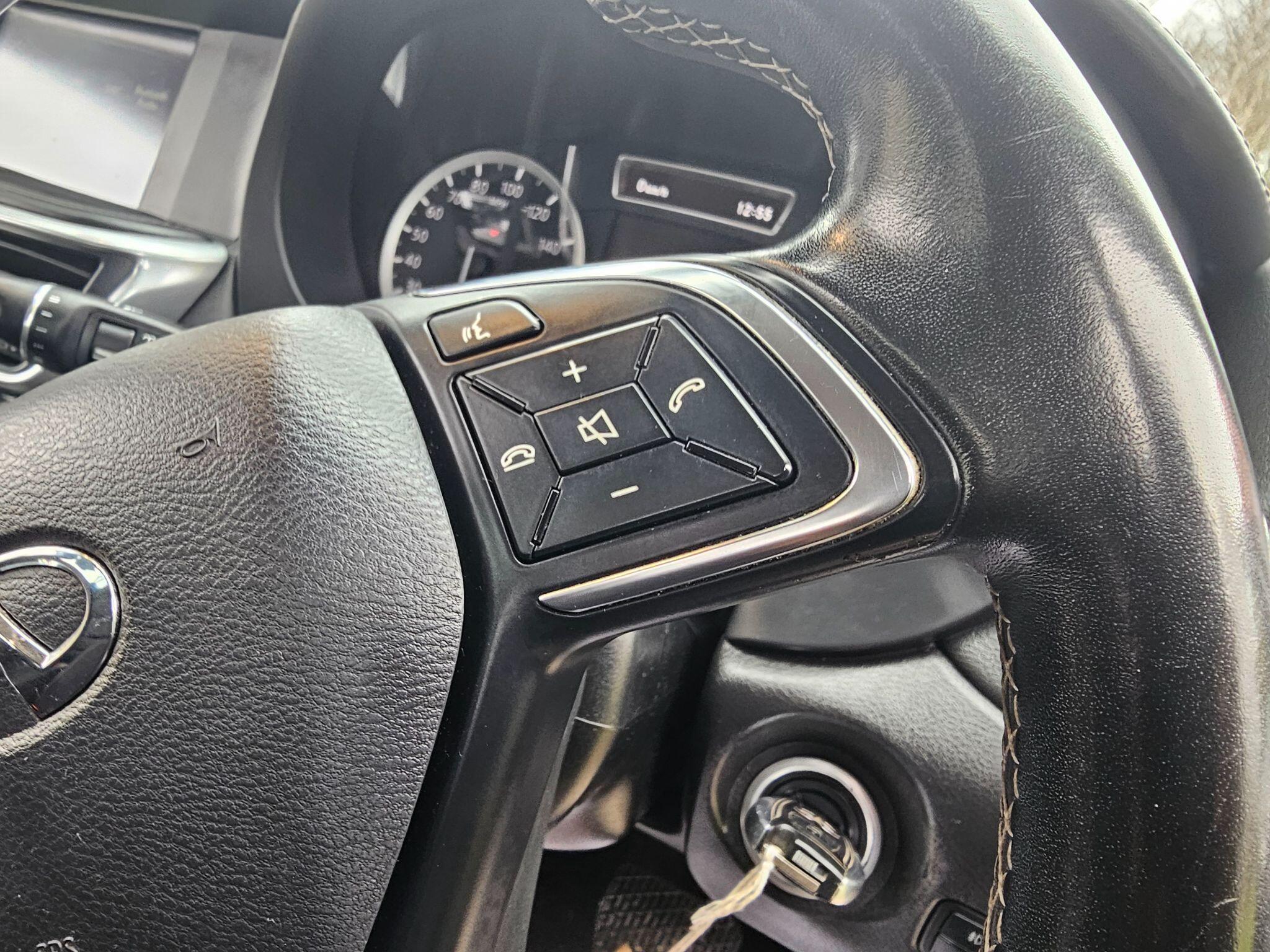 Infiniti Q30 - Image 29