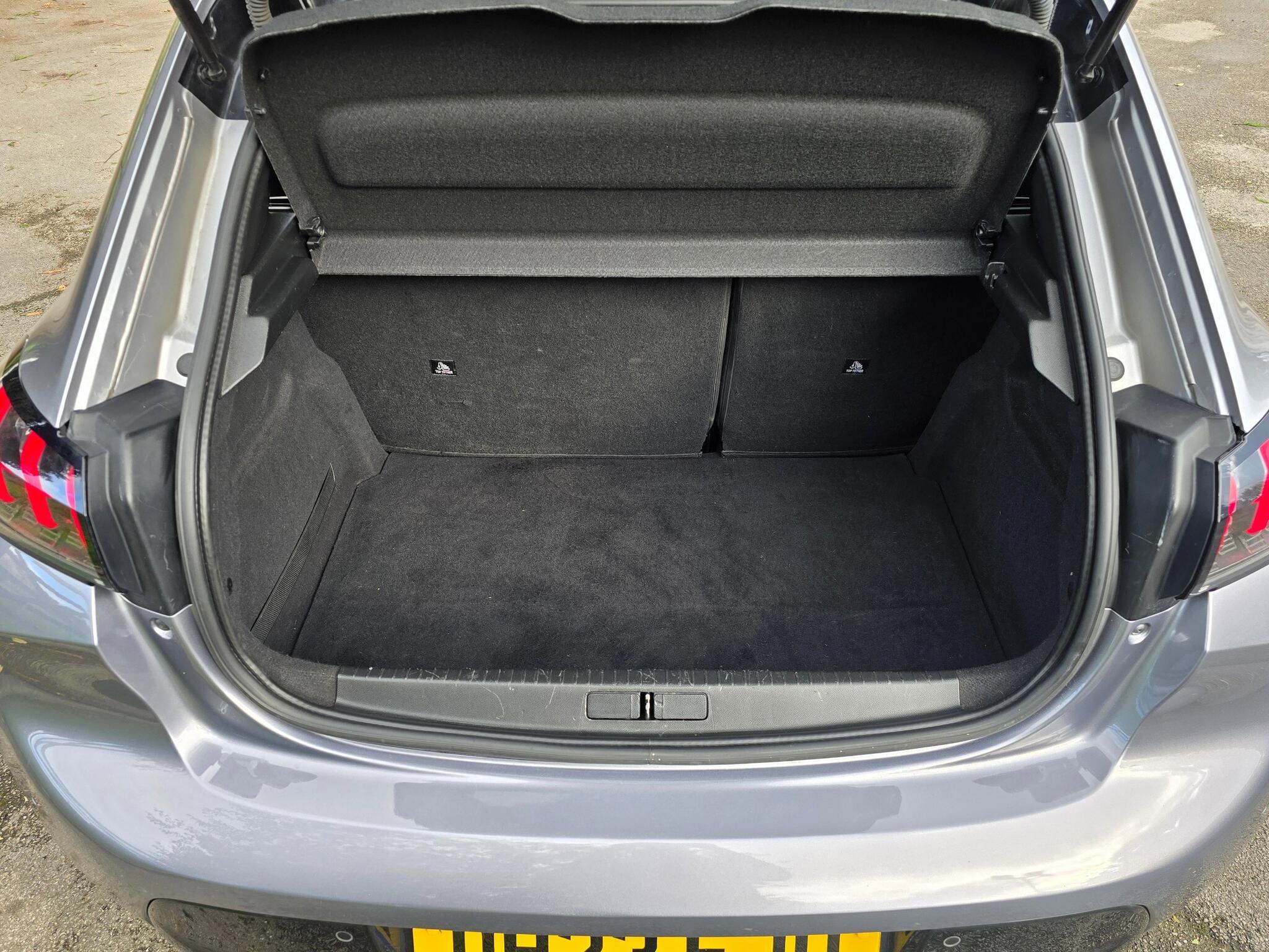 Peugeot 208 - Image 9