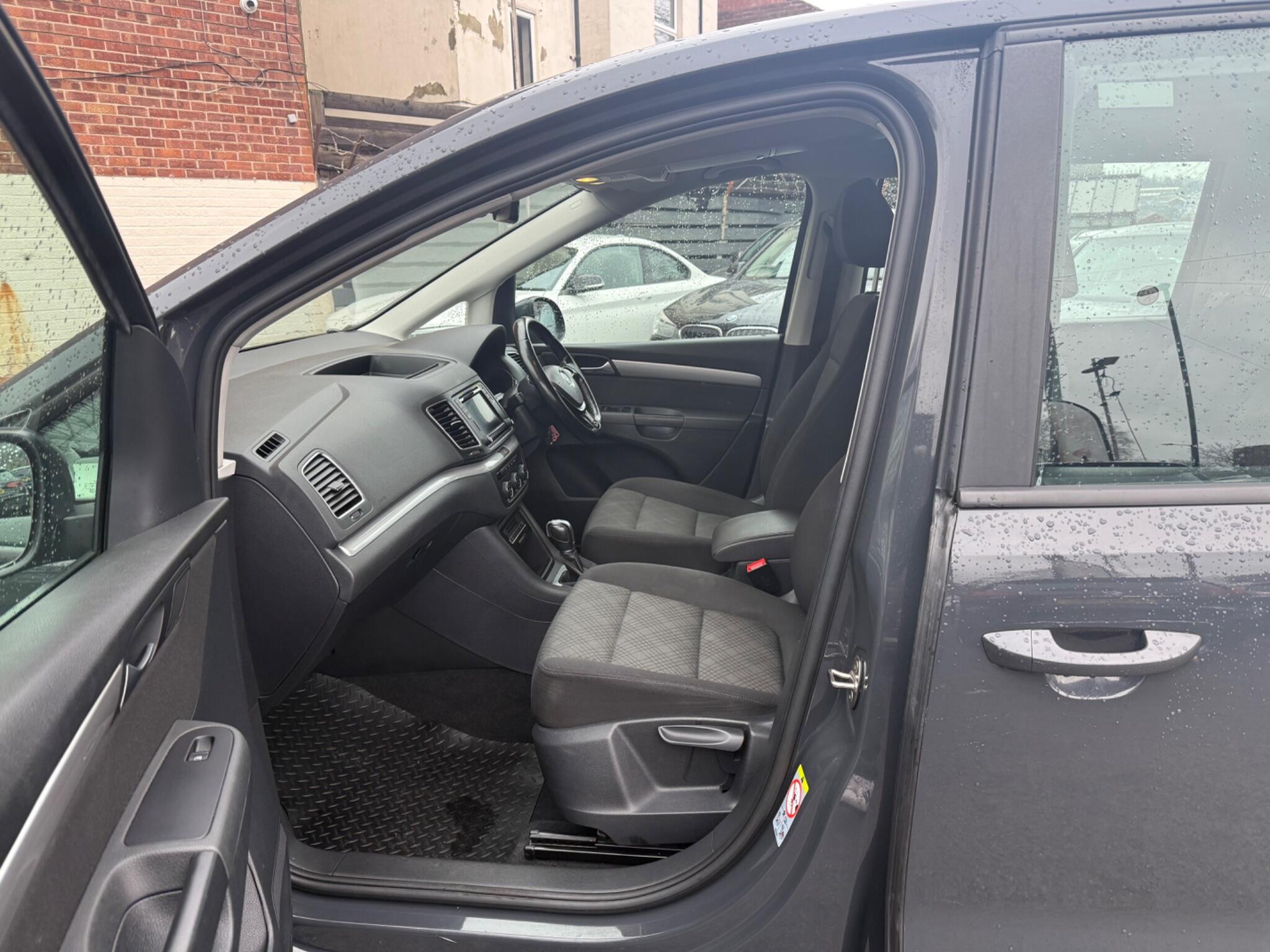 Volkswagen Sharan - Image 19