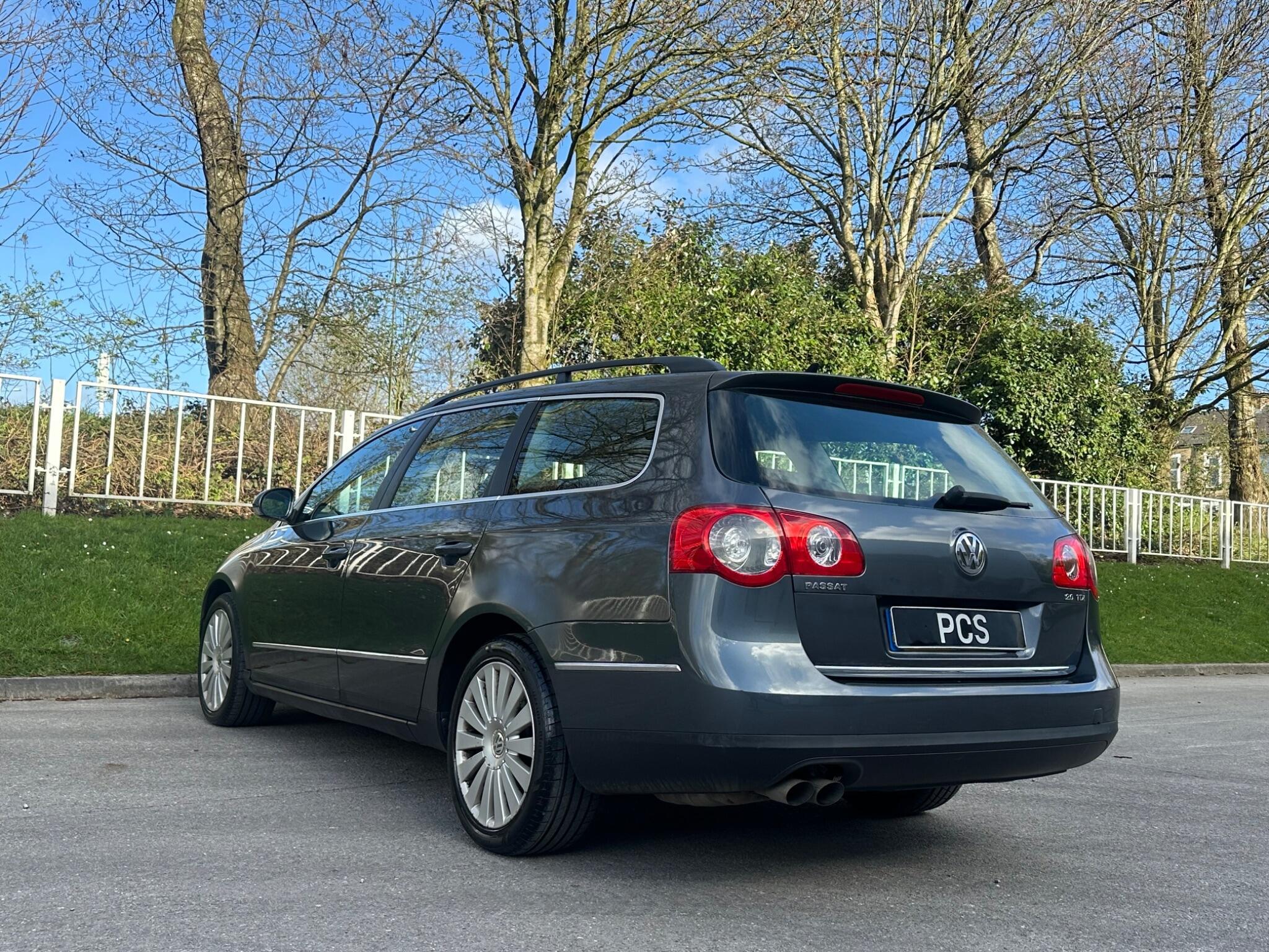 Volkswagen Passat - Image 19