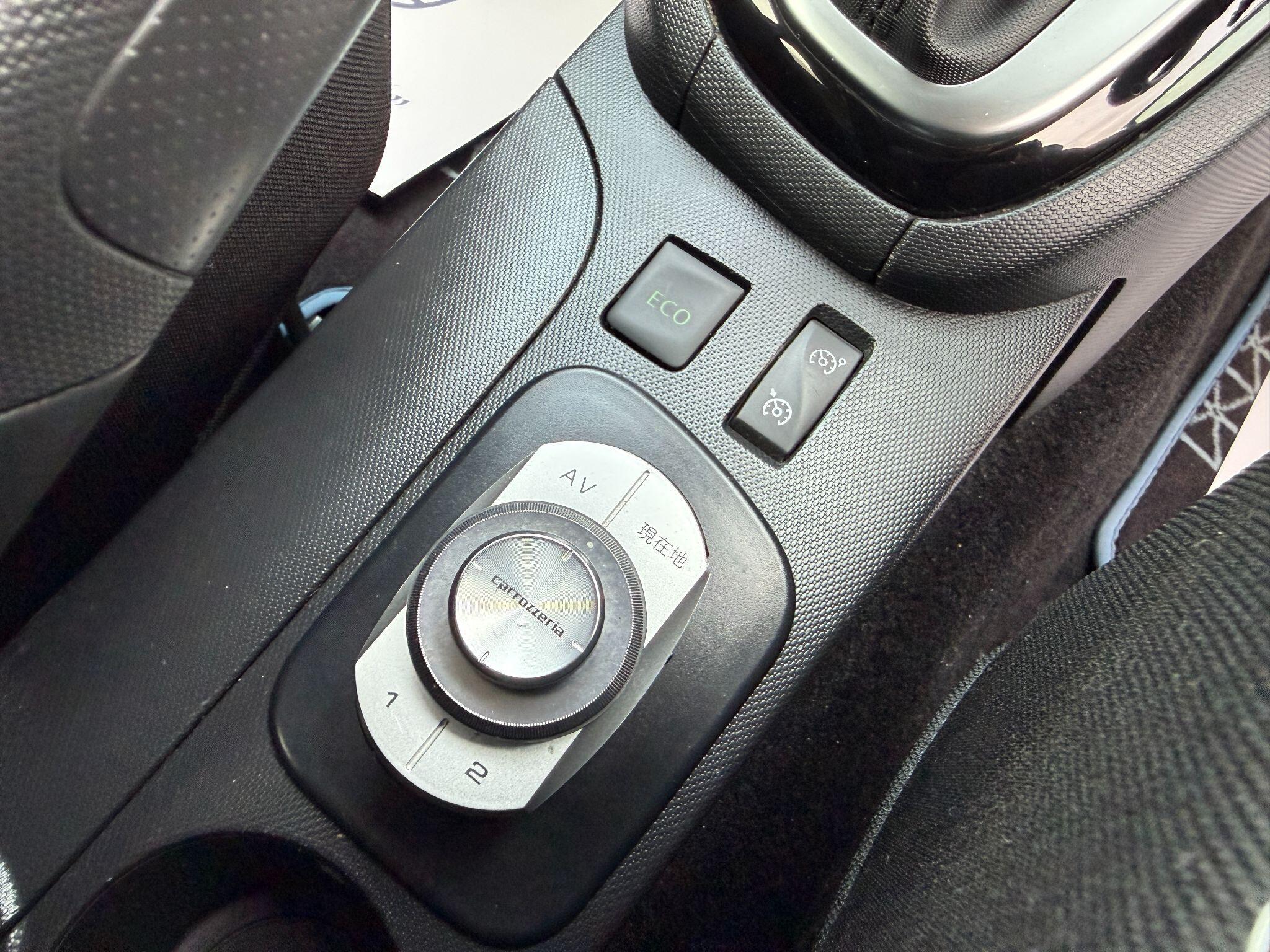 Renault Clio - Image 47