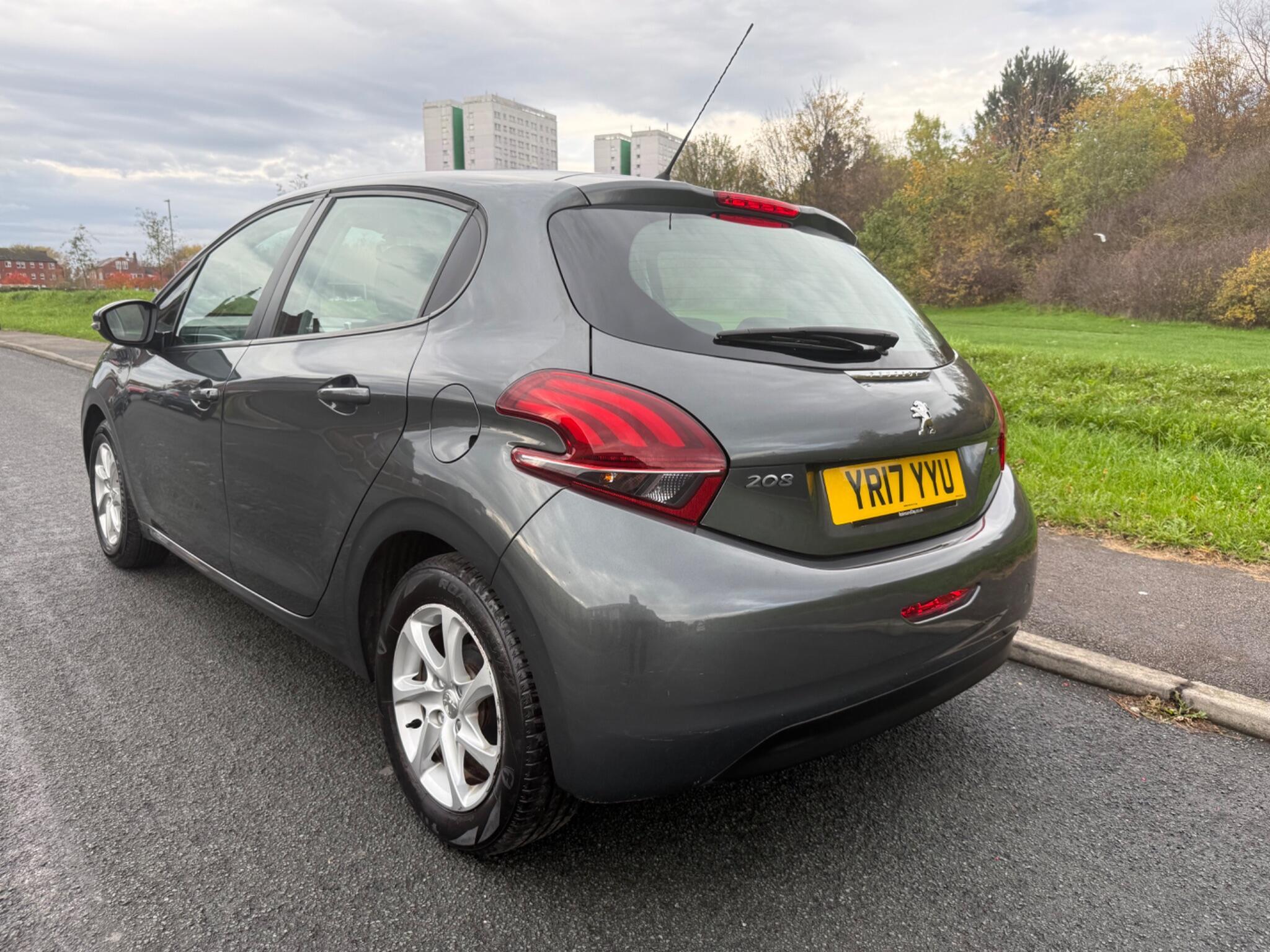 Peugeot 208 - Image 4