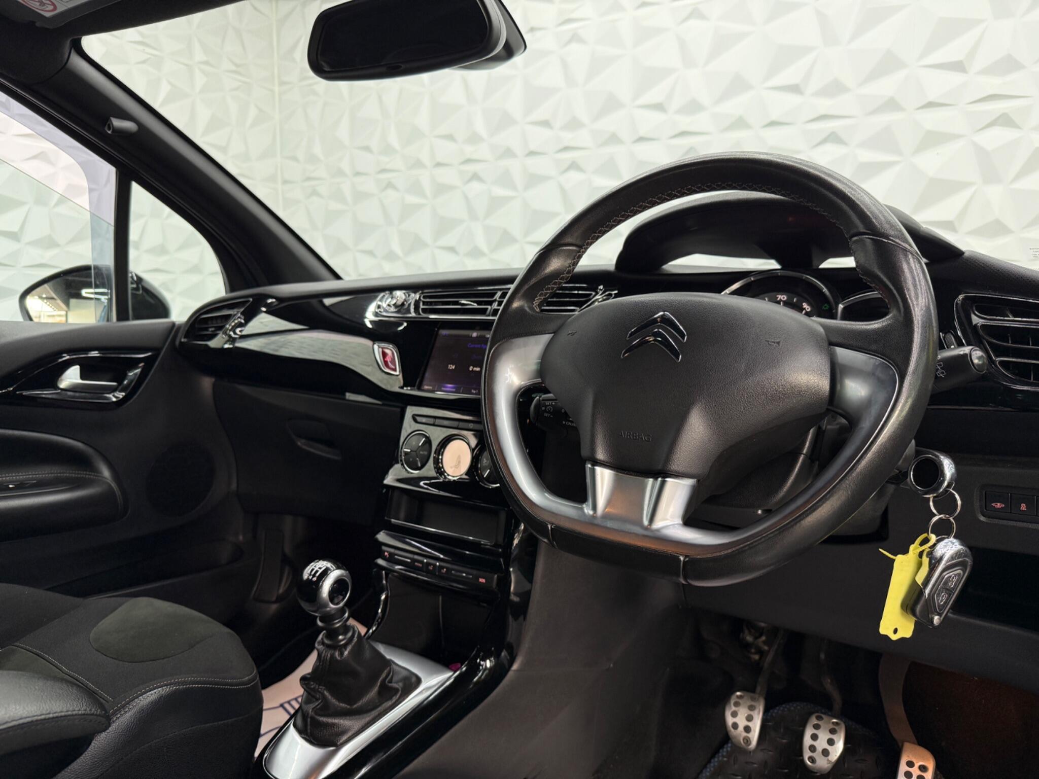 DS AUTOMOBILES DS 3 - Image 19