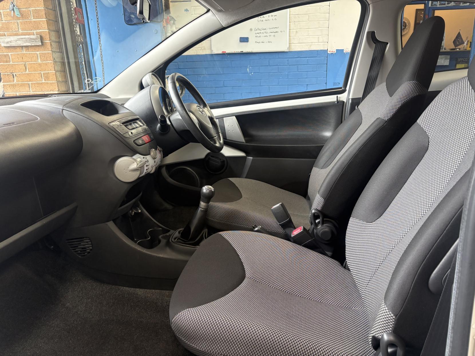 Toyota Aygo - Image 18