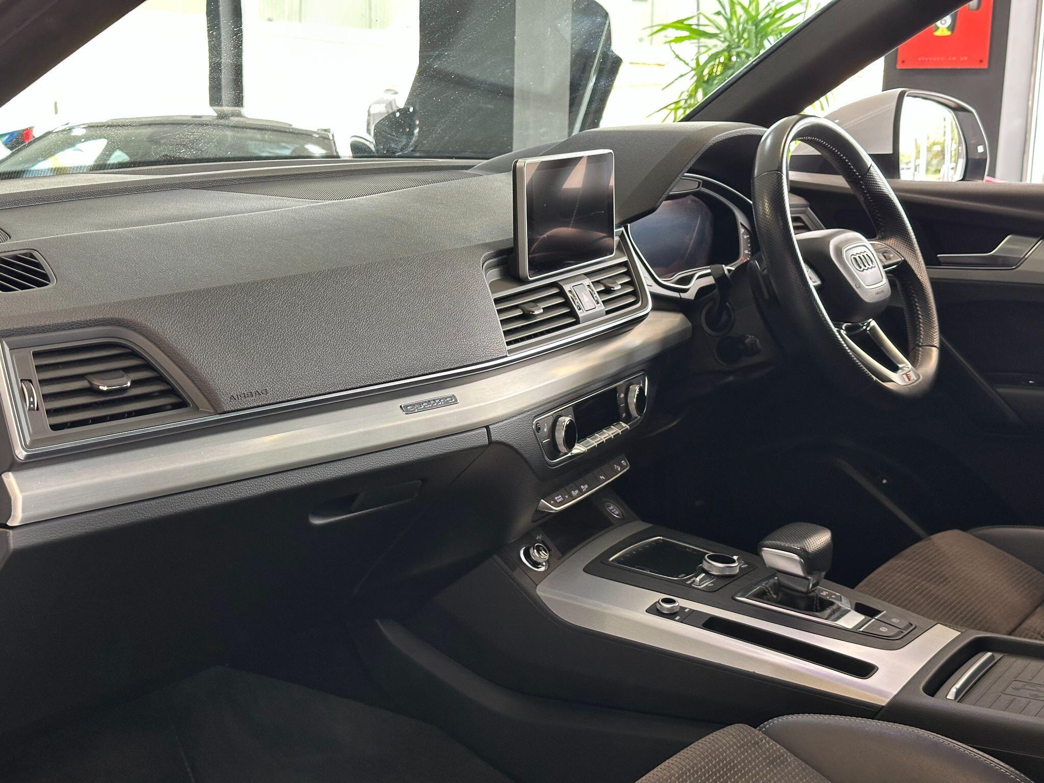 Audi Q5 - Image 13