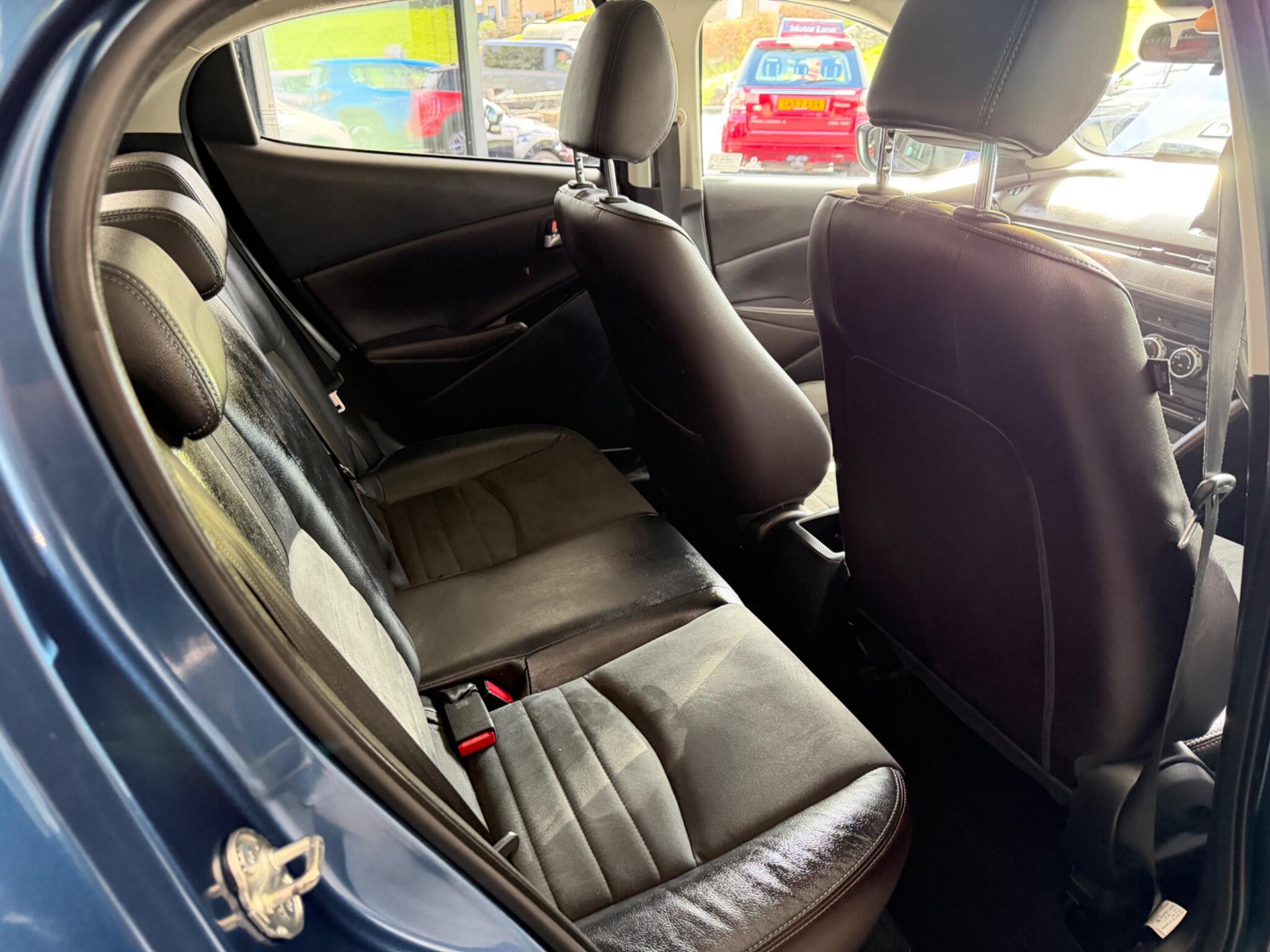 Mazda MAZDA2 - Image 13