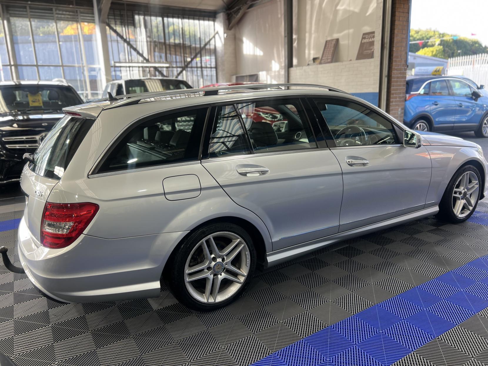 Mercedes C Class - Image 6