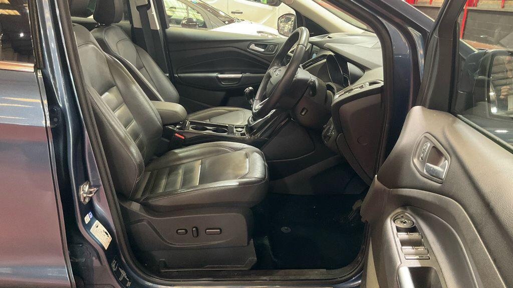 Ford Kuga - Image 2