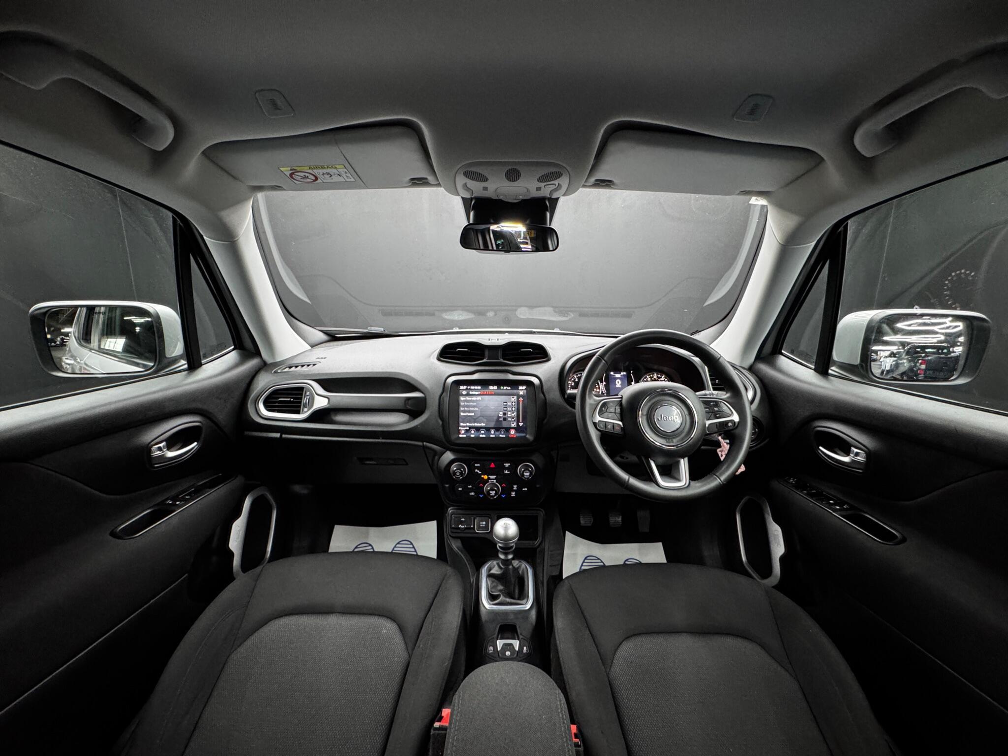 Jeep Renegade - Image 17