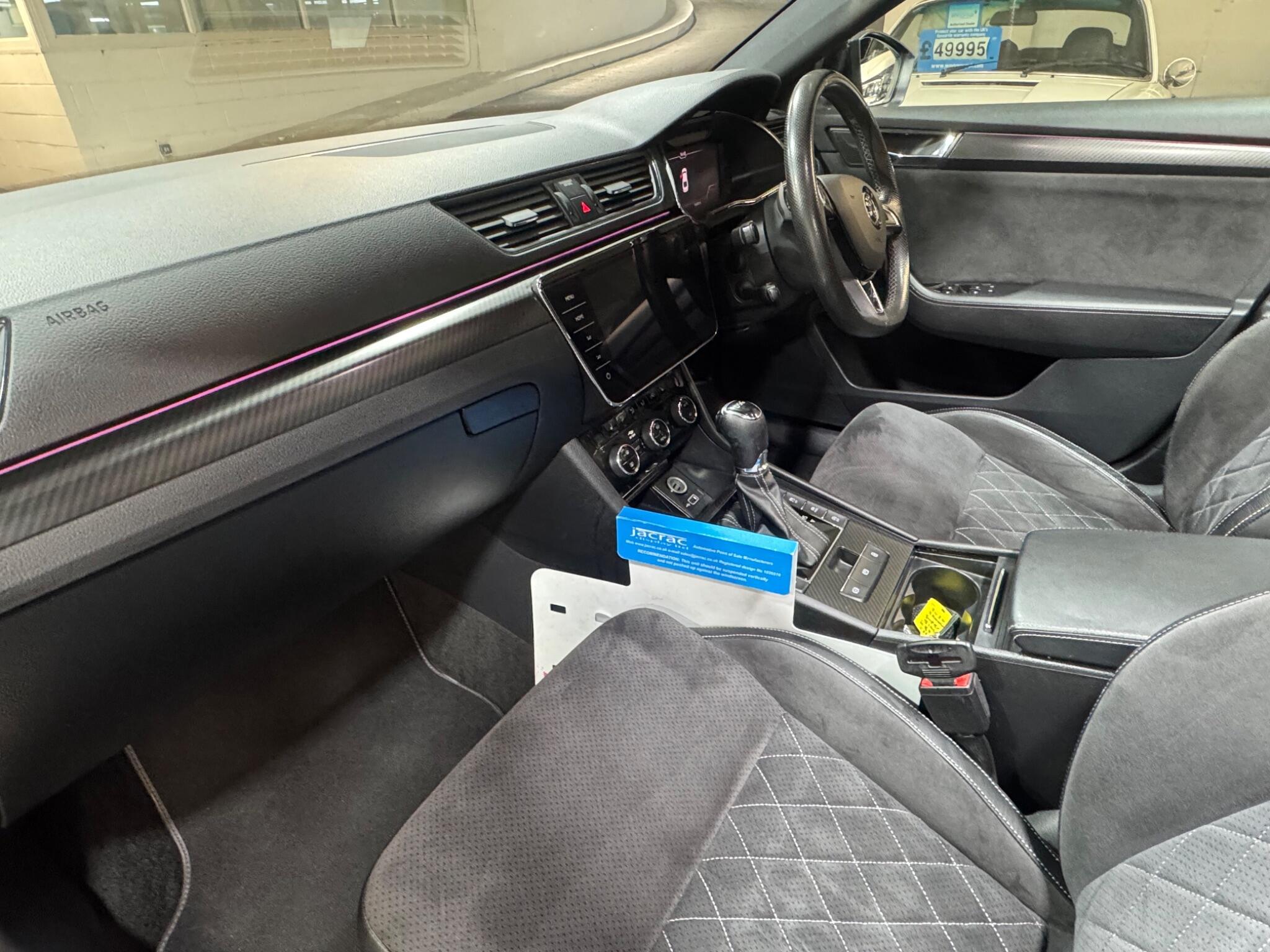 Skoda Superb - Image 11
