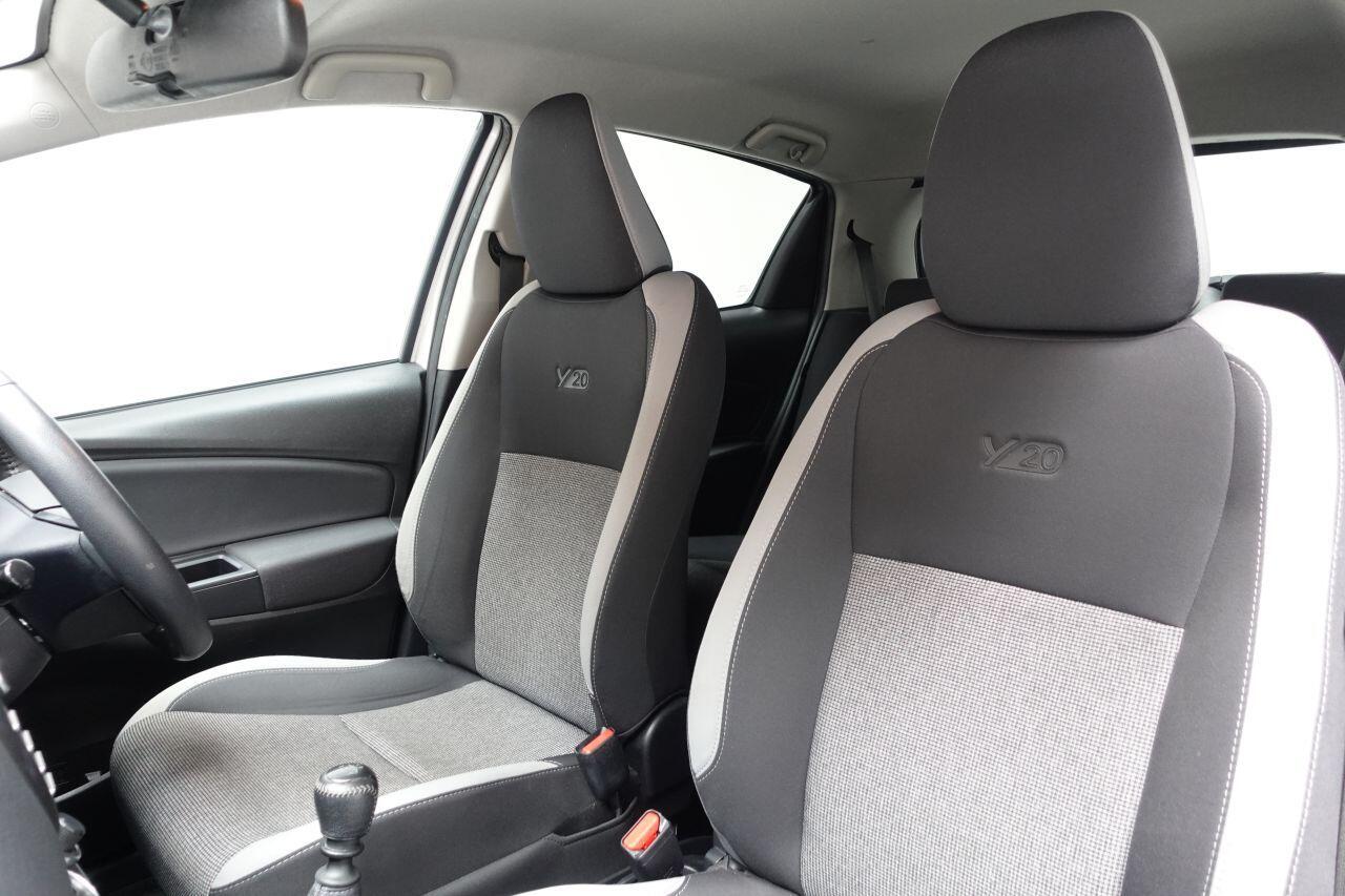 Toyota Yaris - Image 17