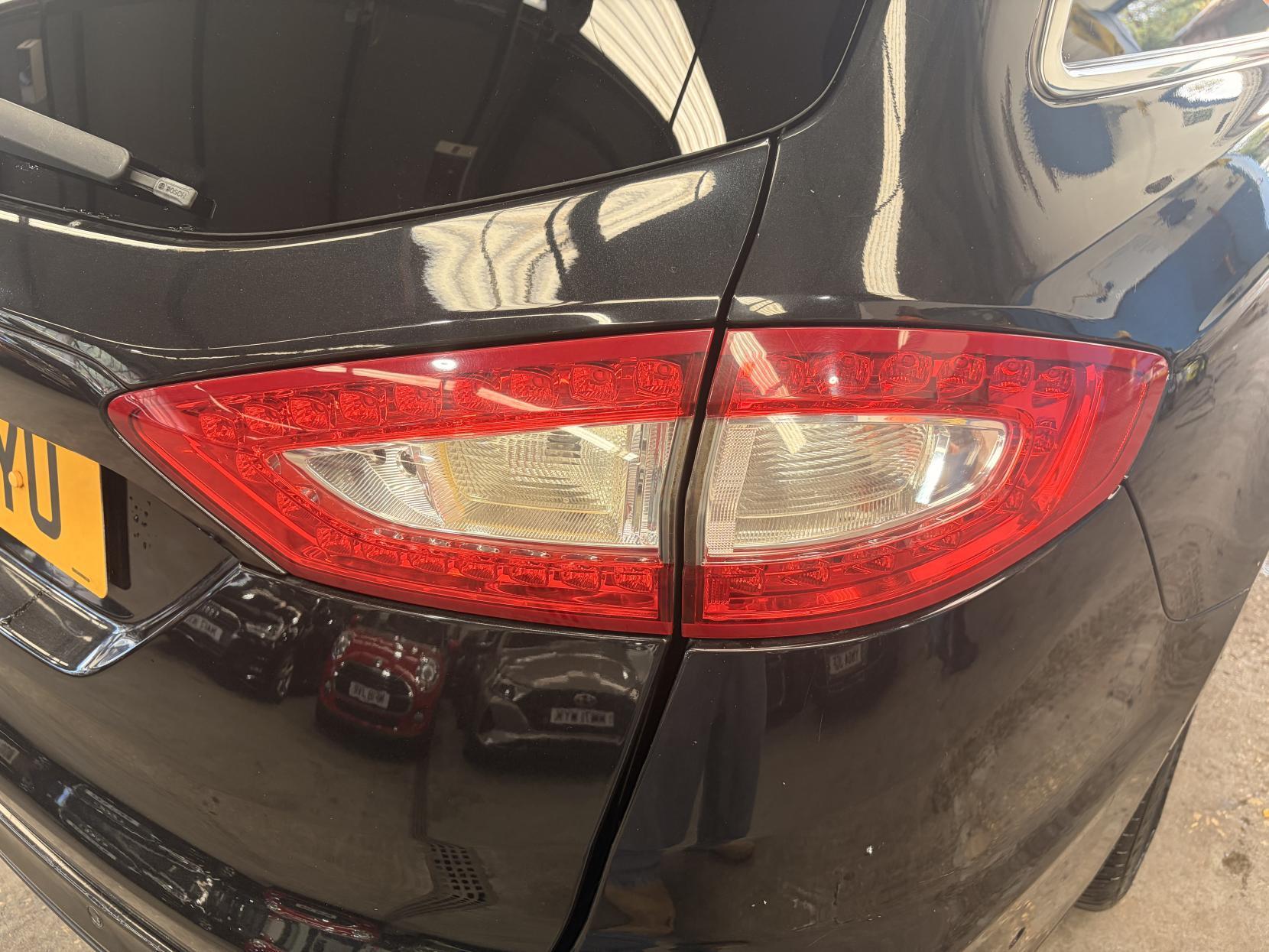 Ford Mondeo - Image 12