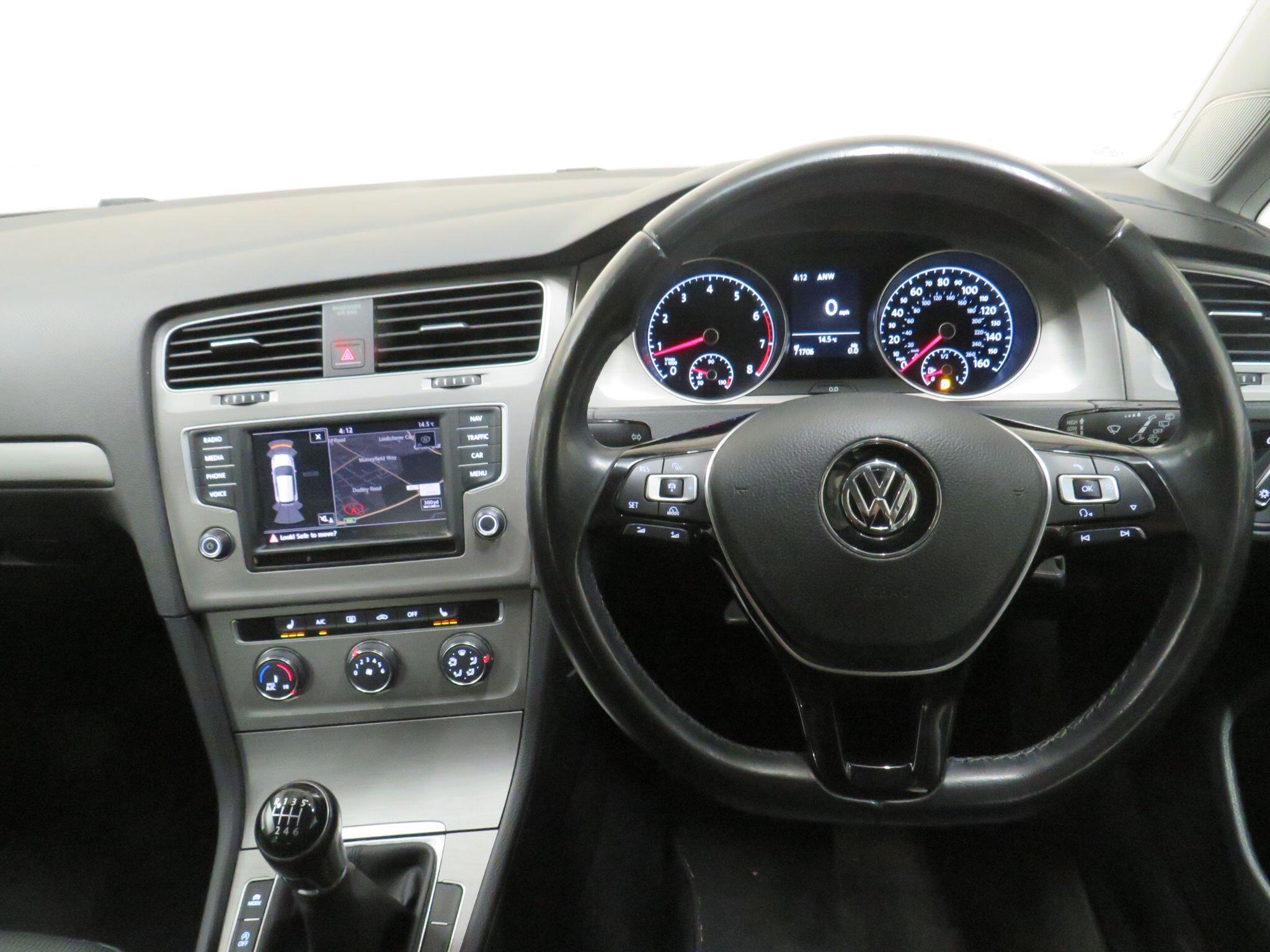 Volkswagen Golf - Image 16