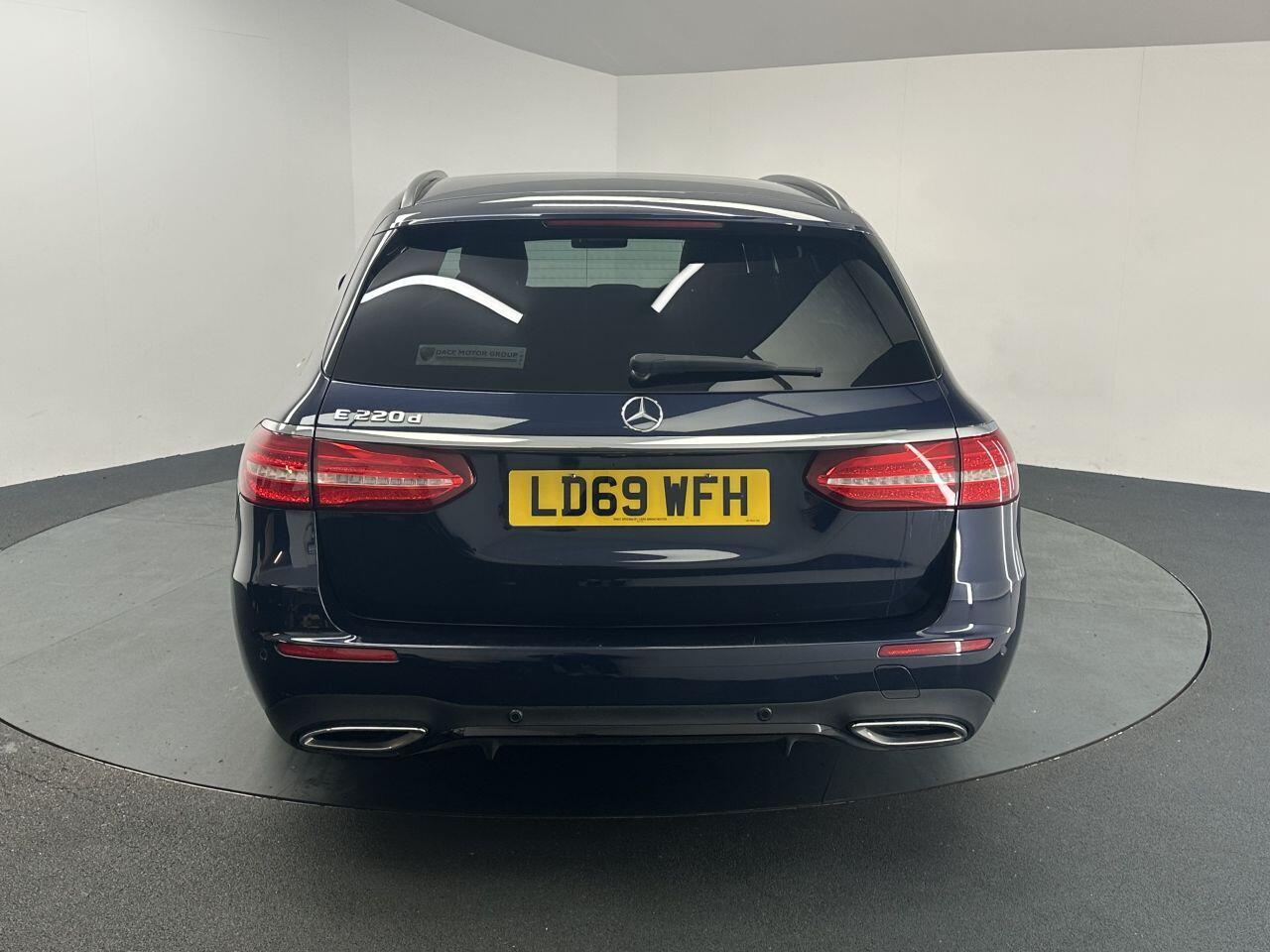 Mercedes-benz E-CLASS - Image 9