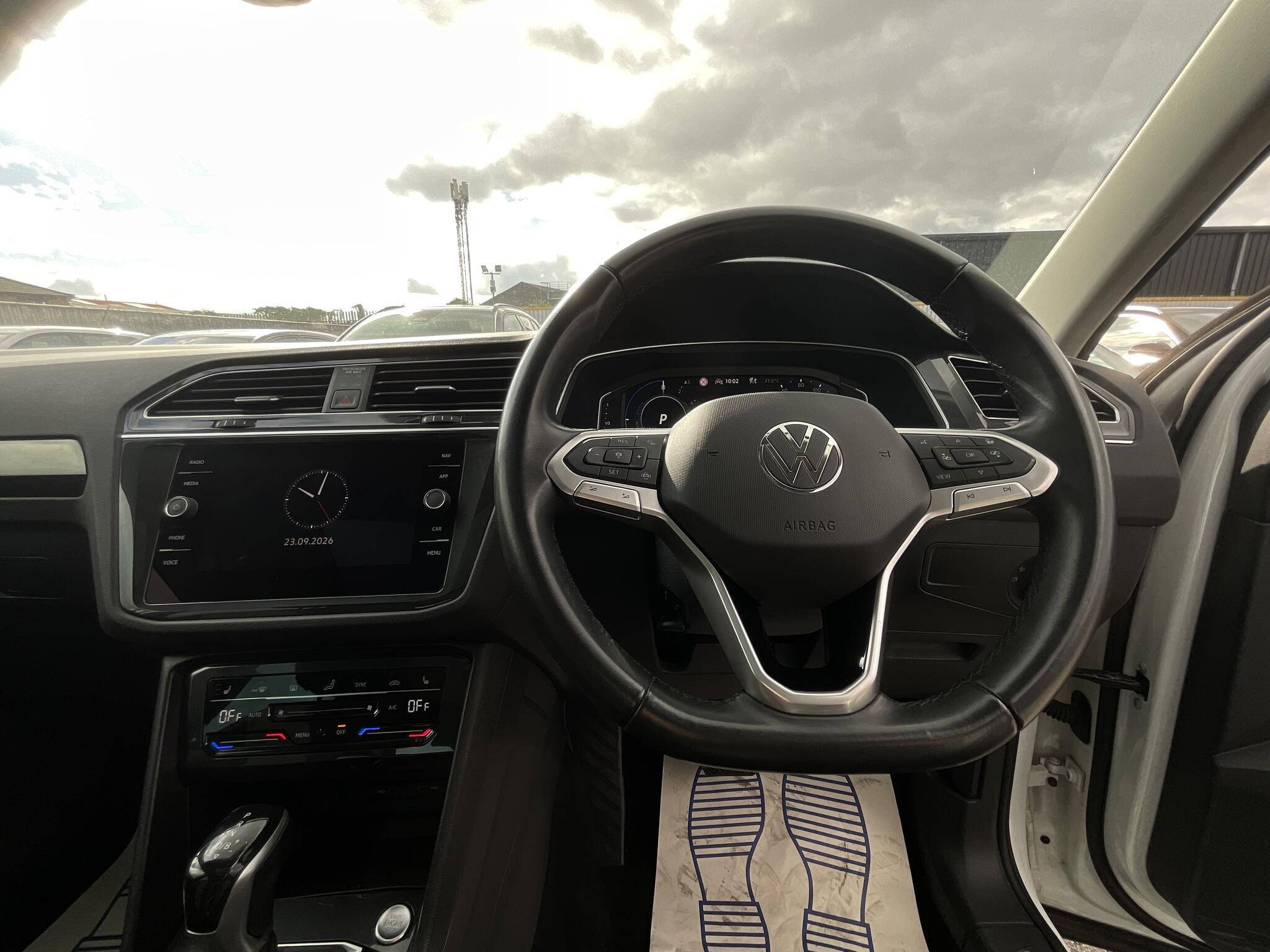 Volkswagen Tiguan - Image 19