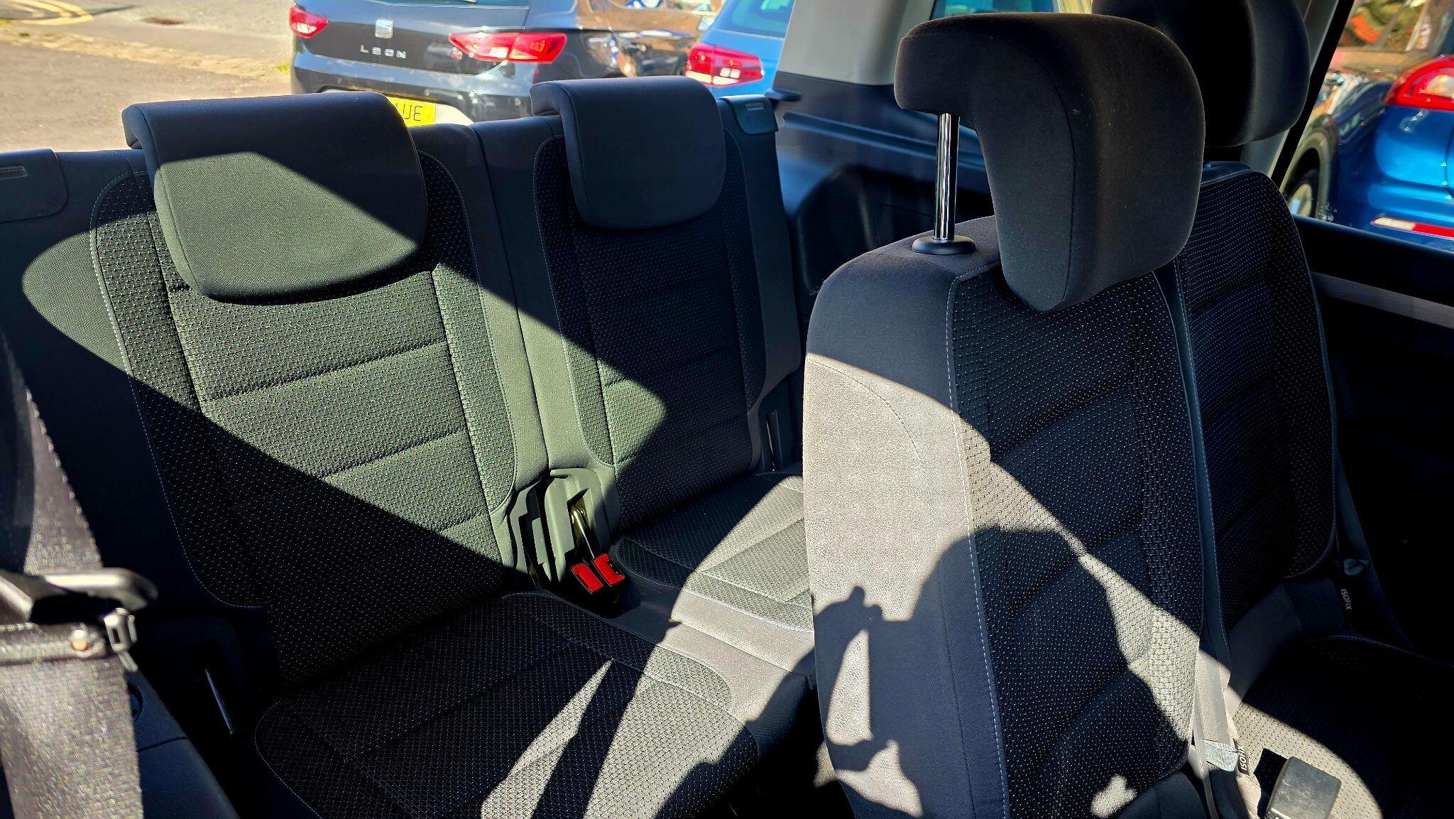 Volkswagen Touran - Image 20