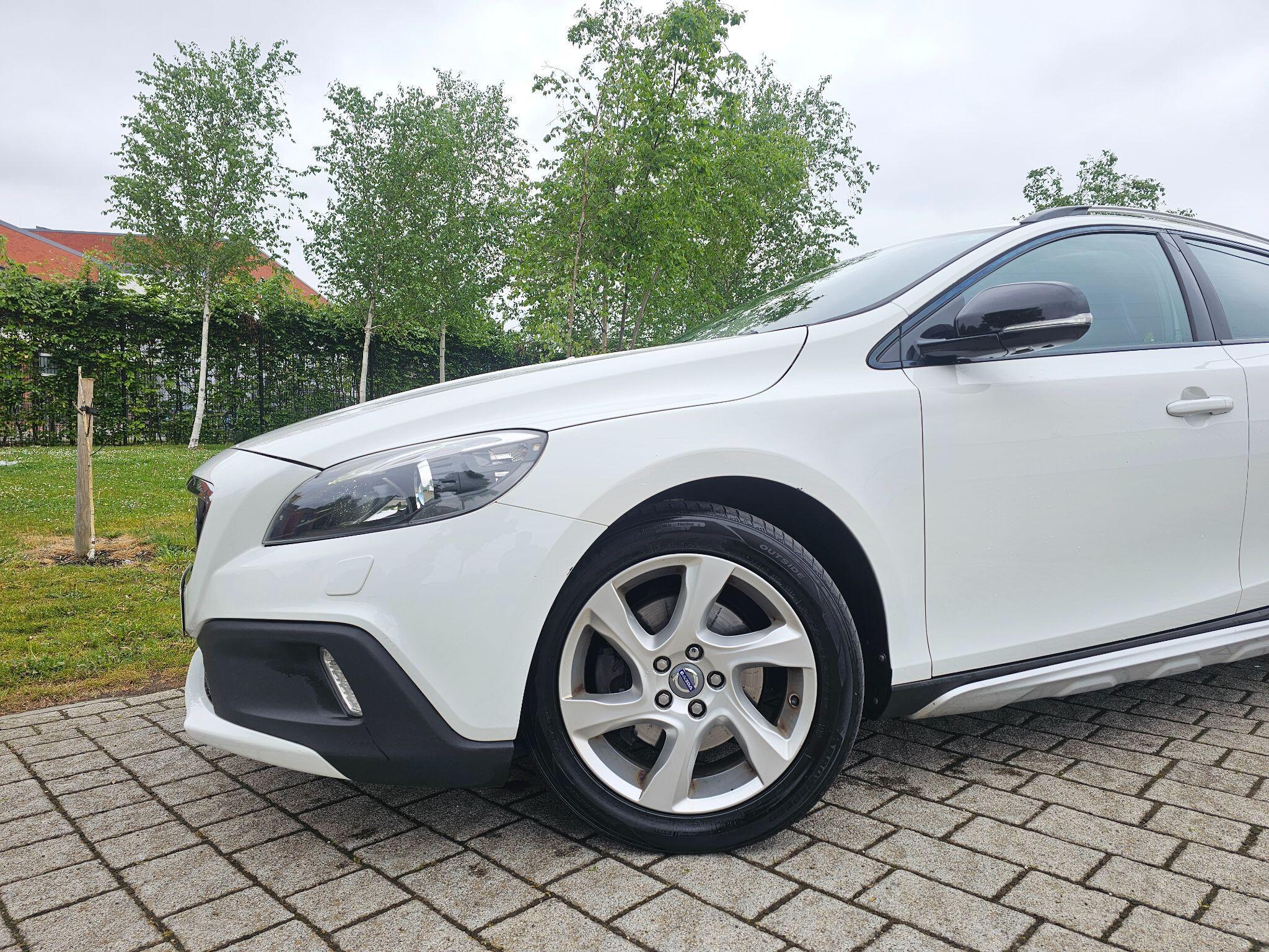 Volvo V40 CROSS COUNTRY - Image 27