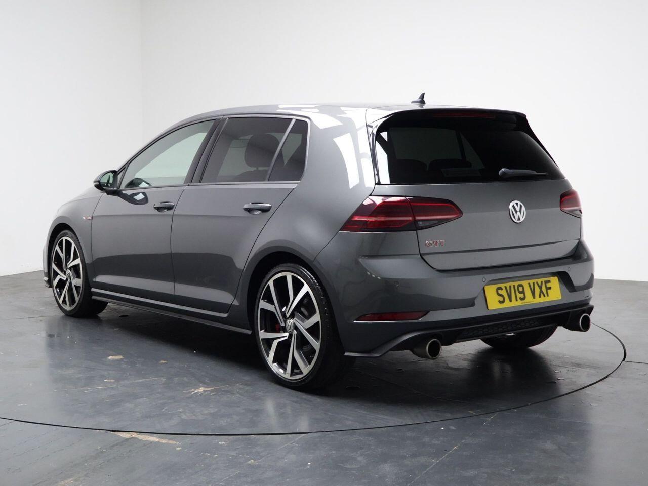 Volkswagen Golf - Image 9