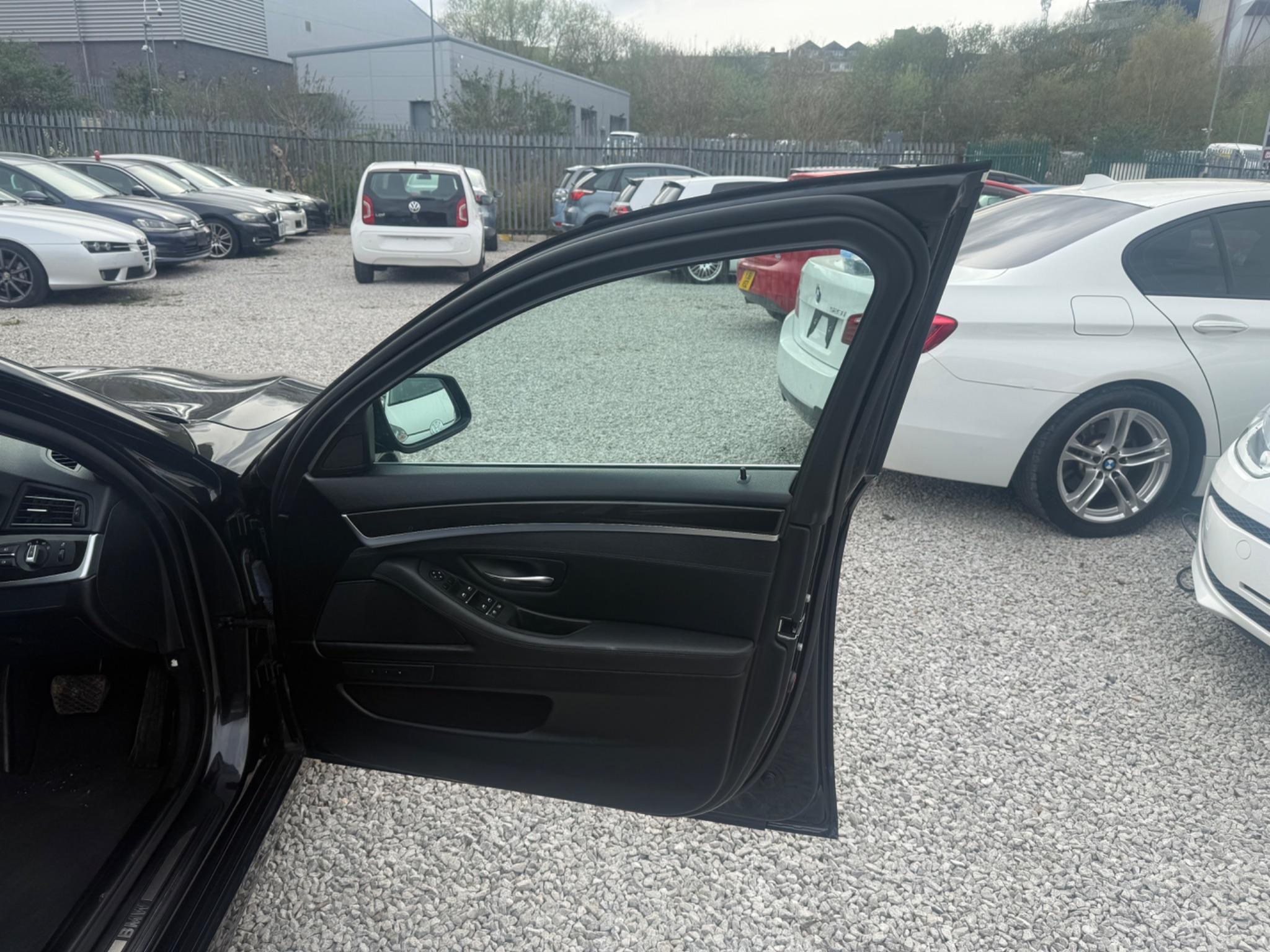 BMW 5 Series - Image 27
