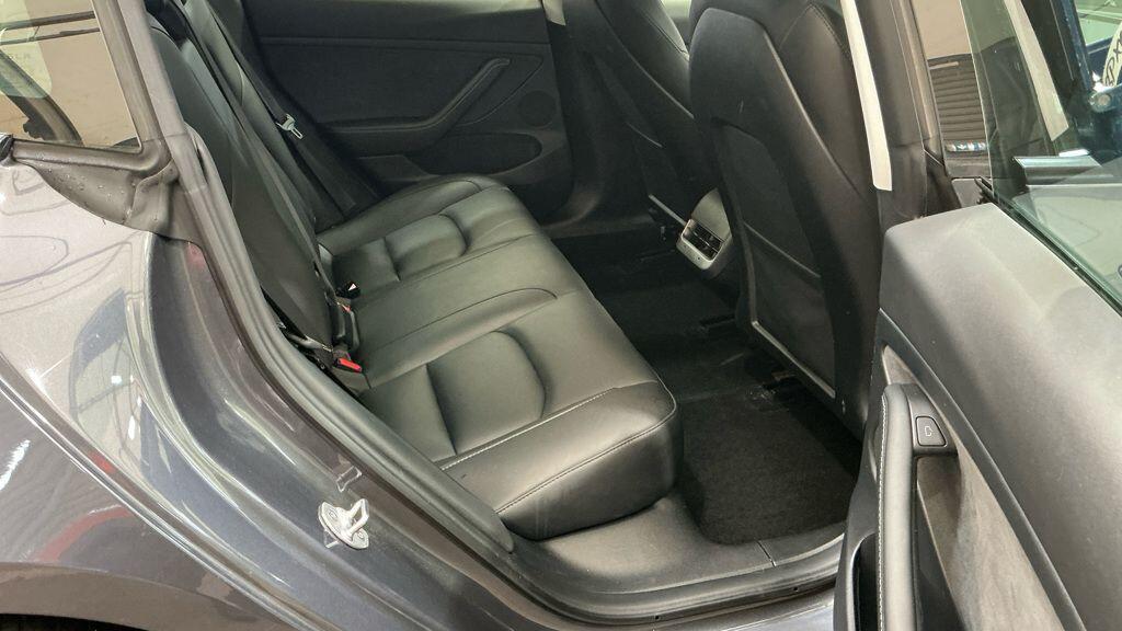 Tesla Model 3 - Image 5