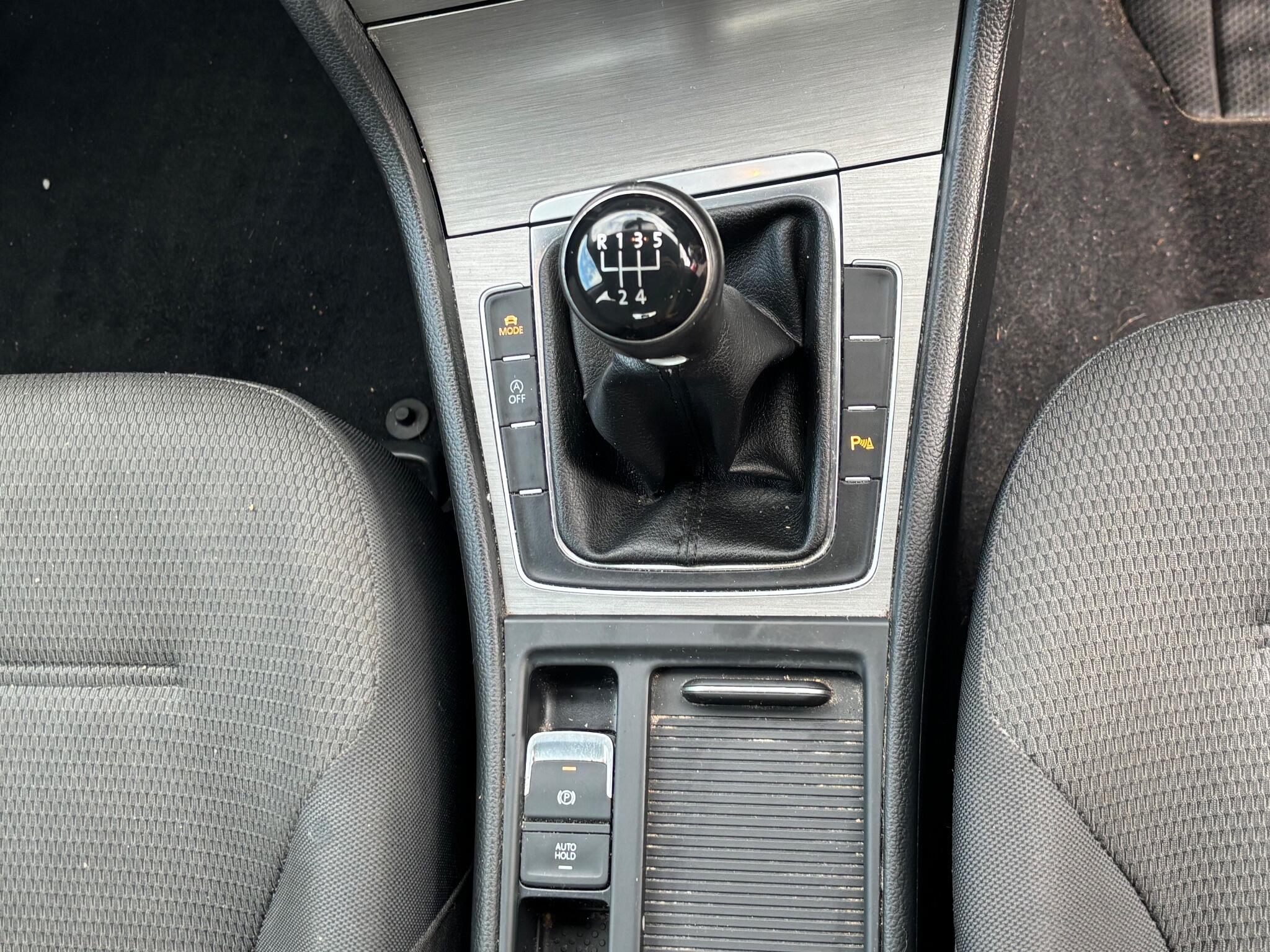 Volkswagen Golf - Image 16