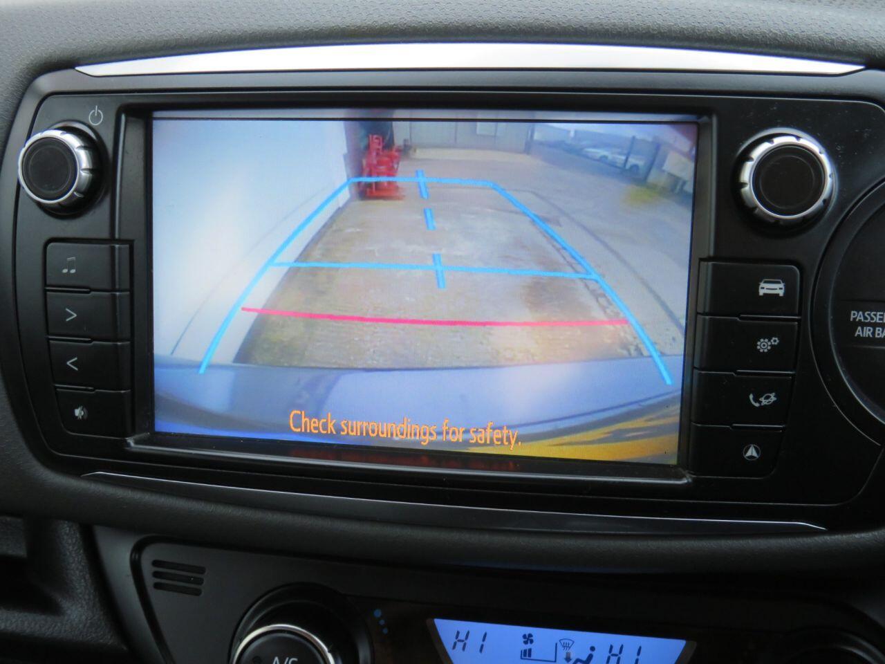 Toyota Yaris - Image 16