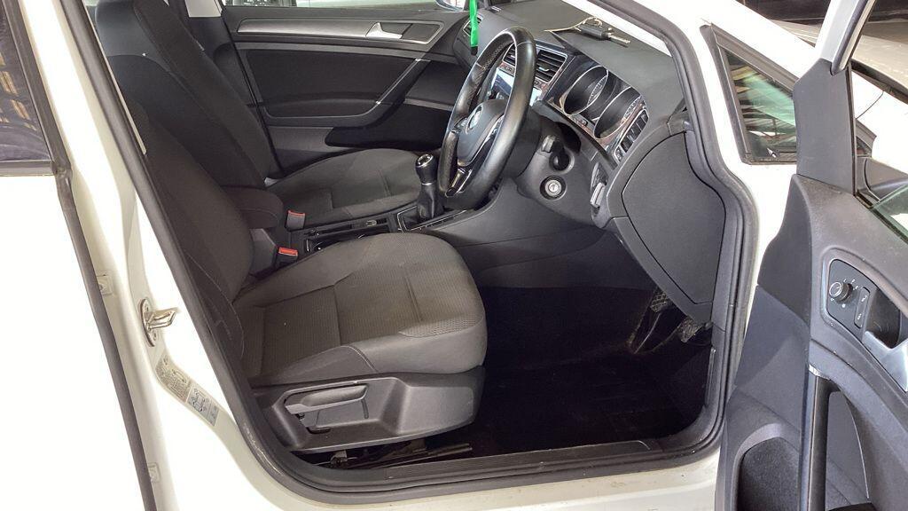 Volkswagen Golf - Image 2