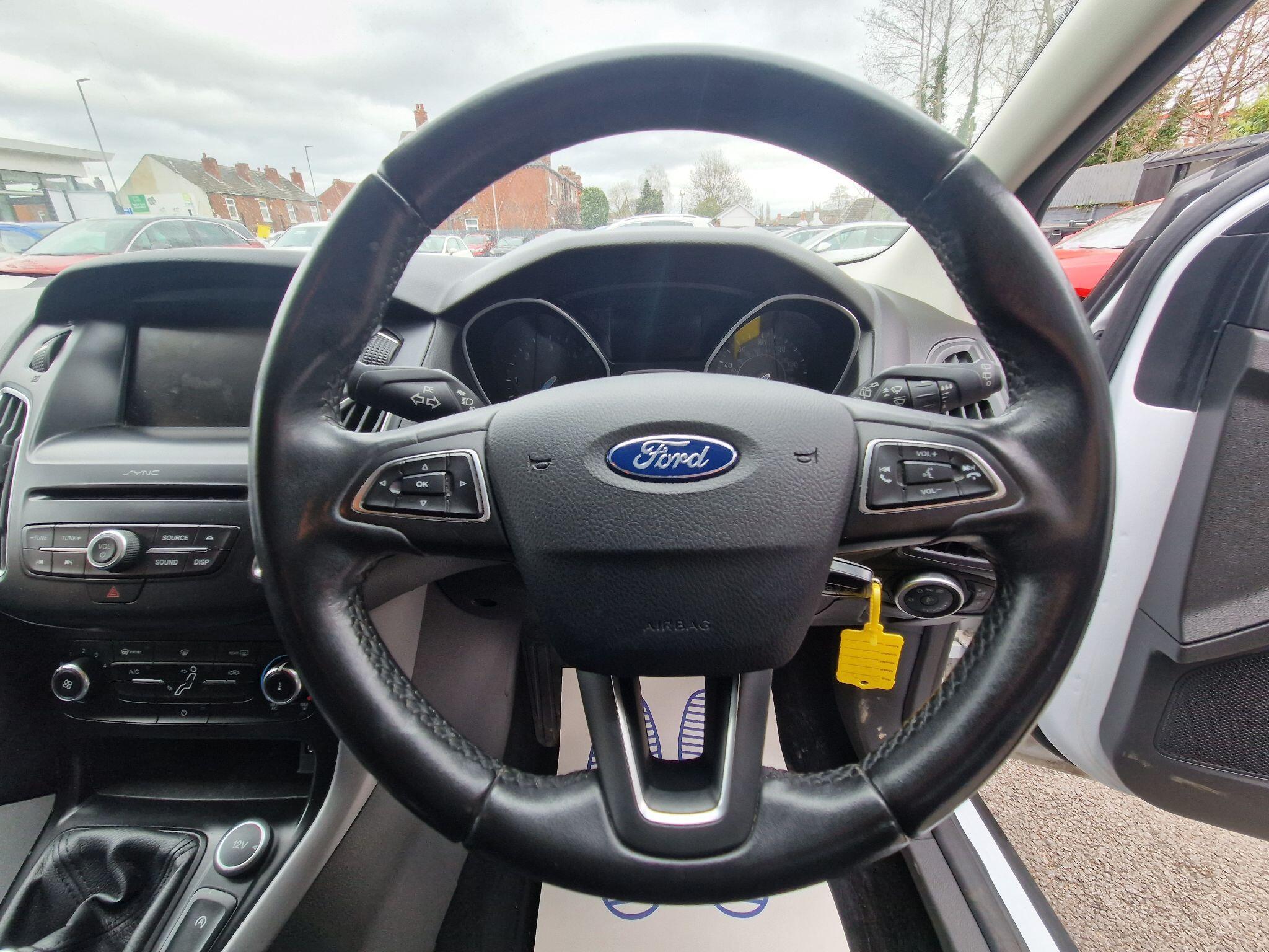 Ford Focus - Image 45