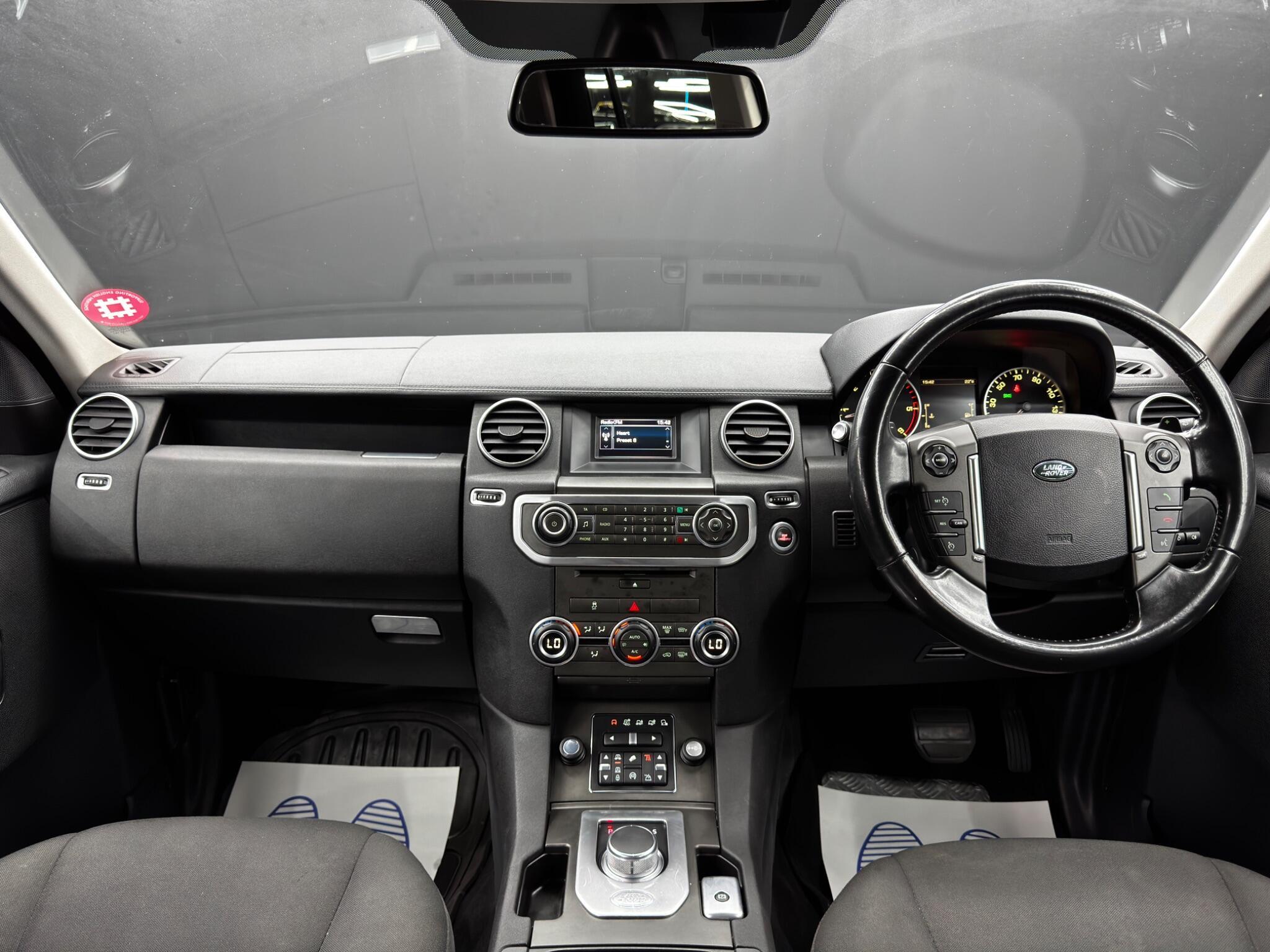 Land Rover DISCOVERY 4 - Image 10