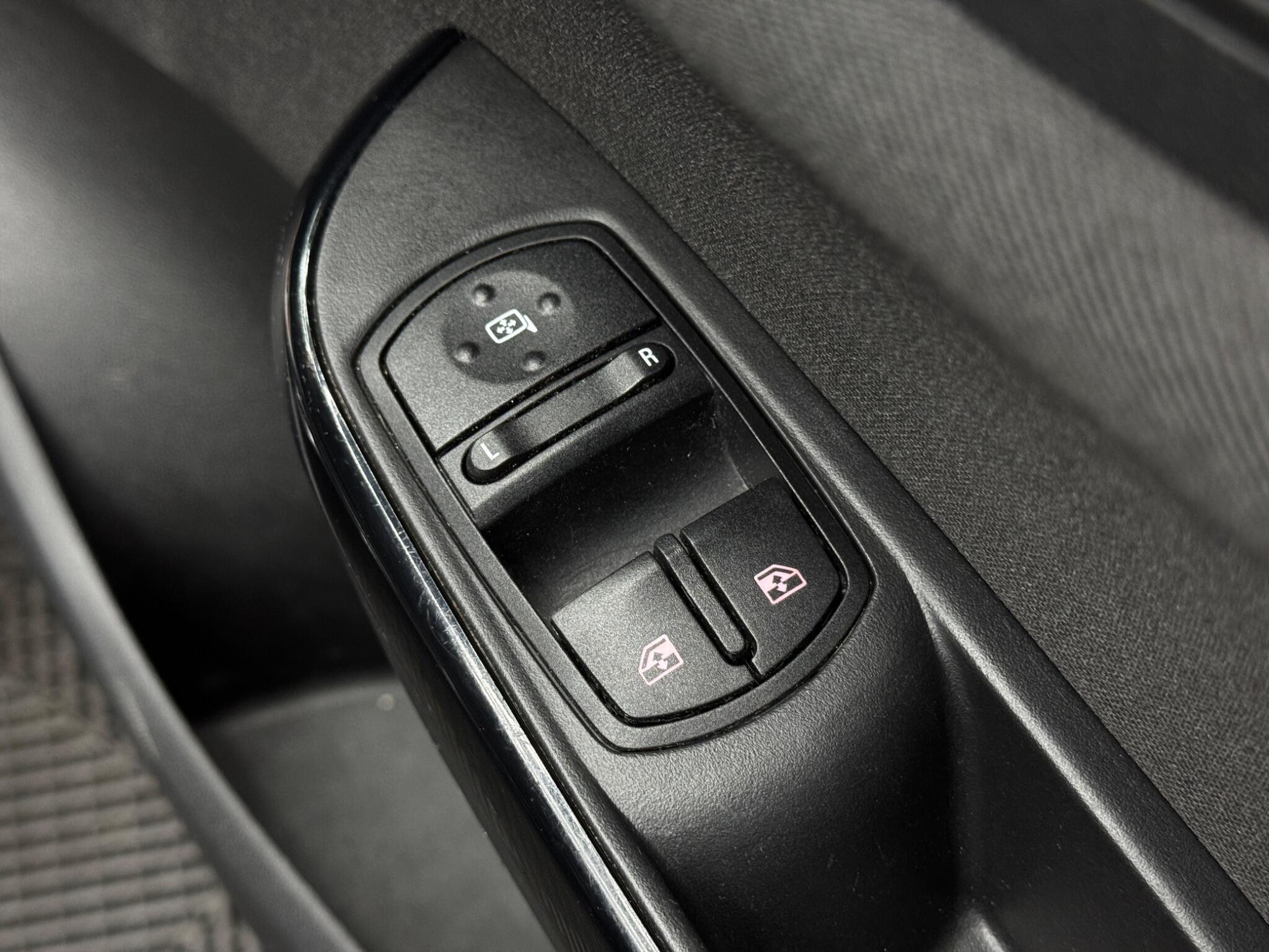 Vauxhall Corsa - Image 37